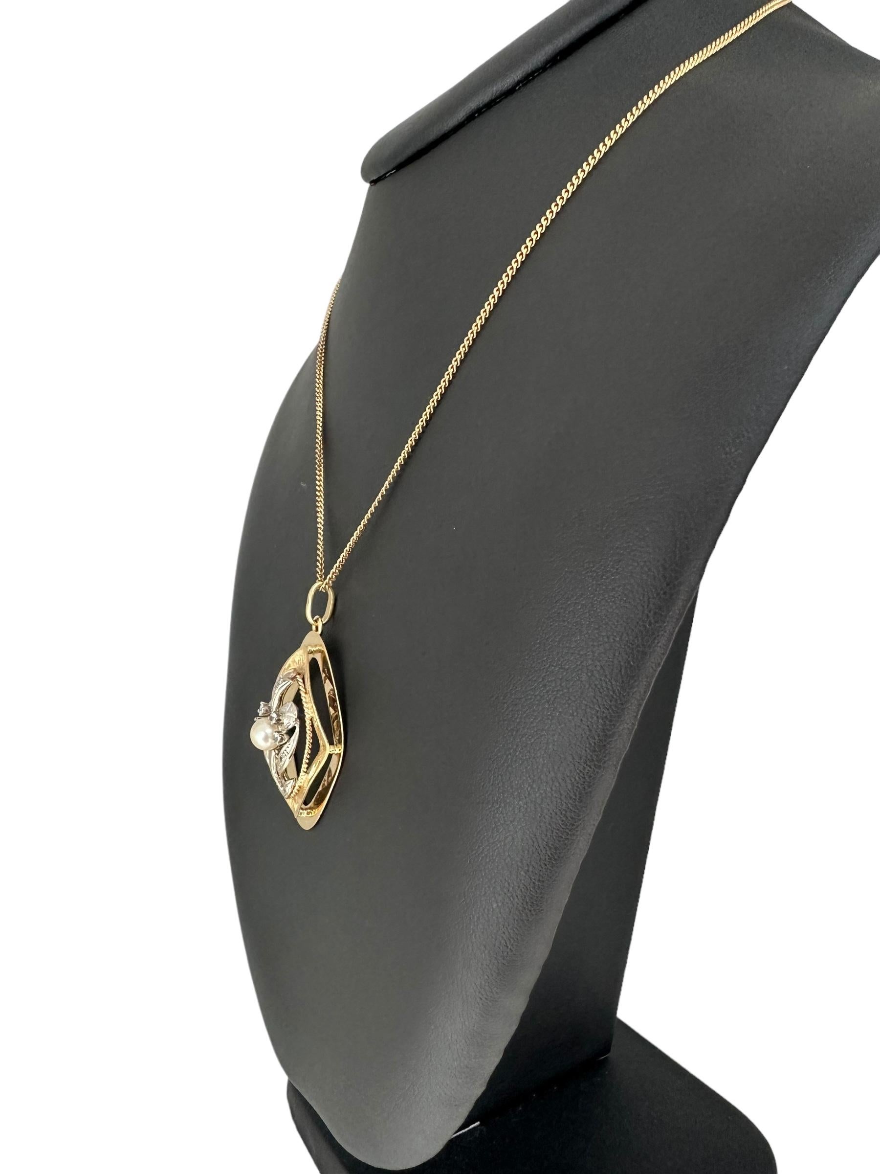 Vintage French Yellow and White Gold Pendant with Diamonds and White Pearl For Sale 2