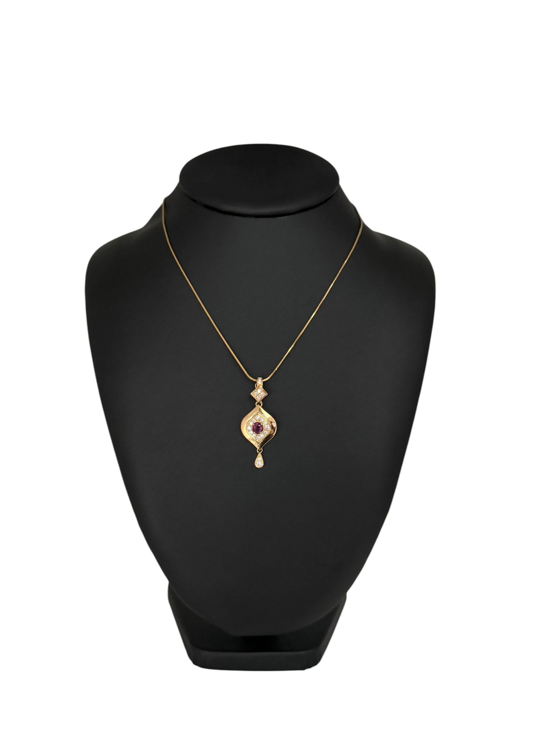 Französischer Gelbgold-Anhänger im Vintage-Stil mit Diamanten und Rubinen im Angebot 4