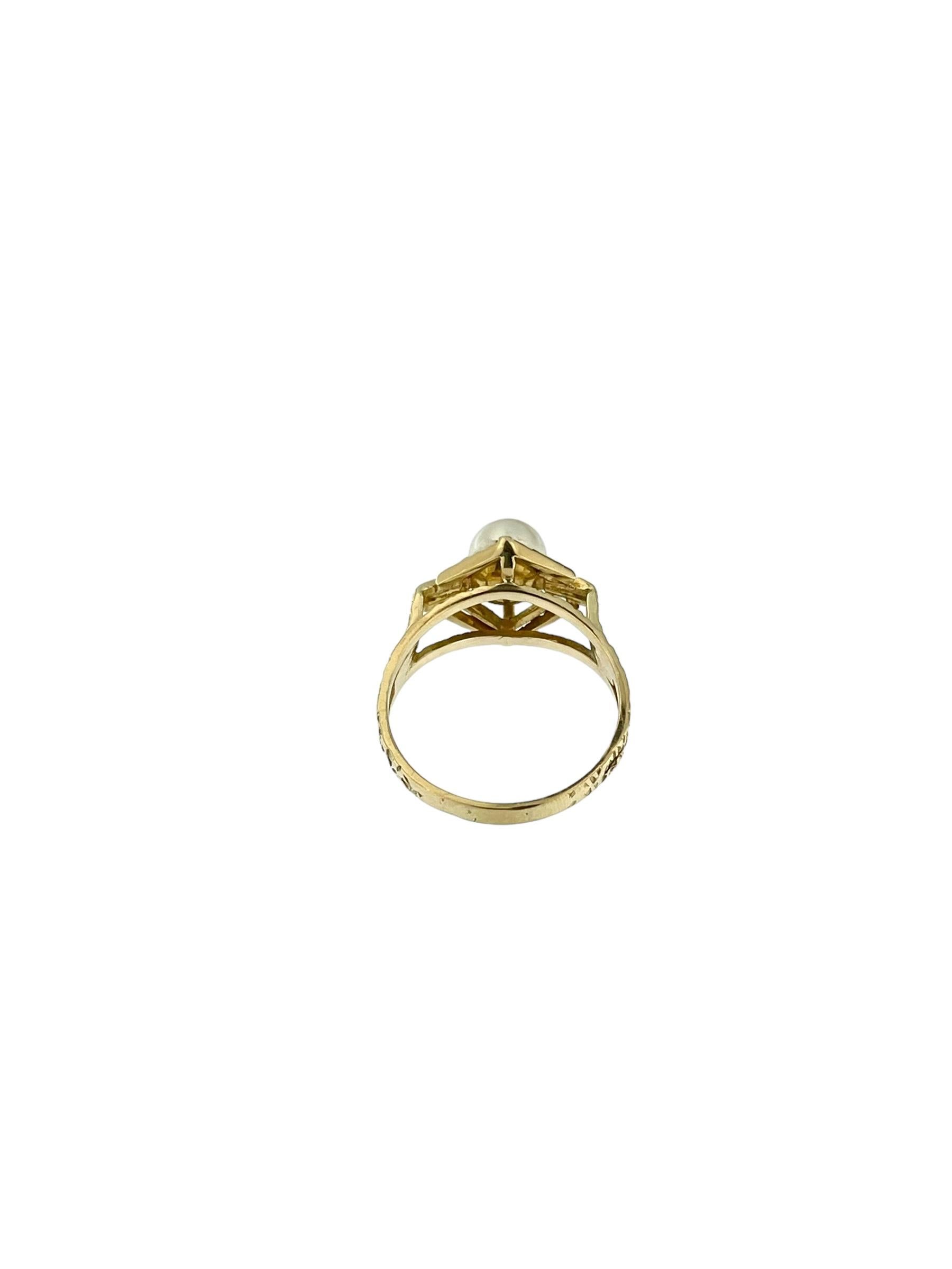 Femenino o masculino Anillo francés vintage de oro amarillo con perla blanca en venta