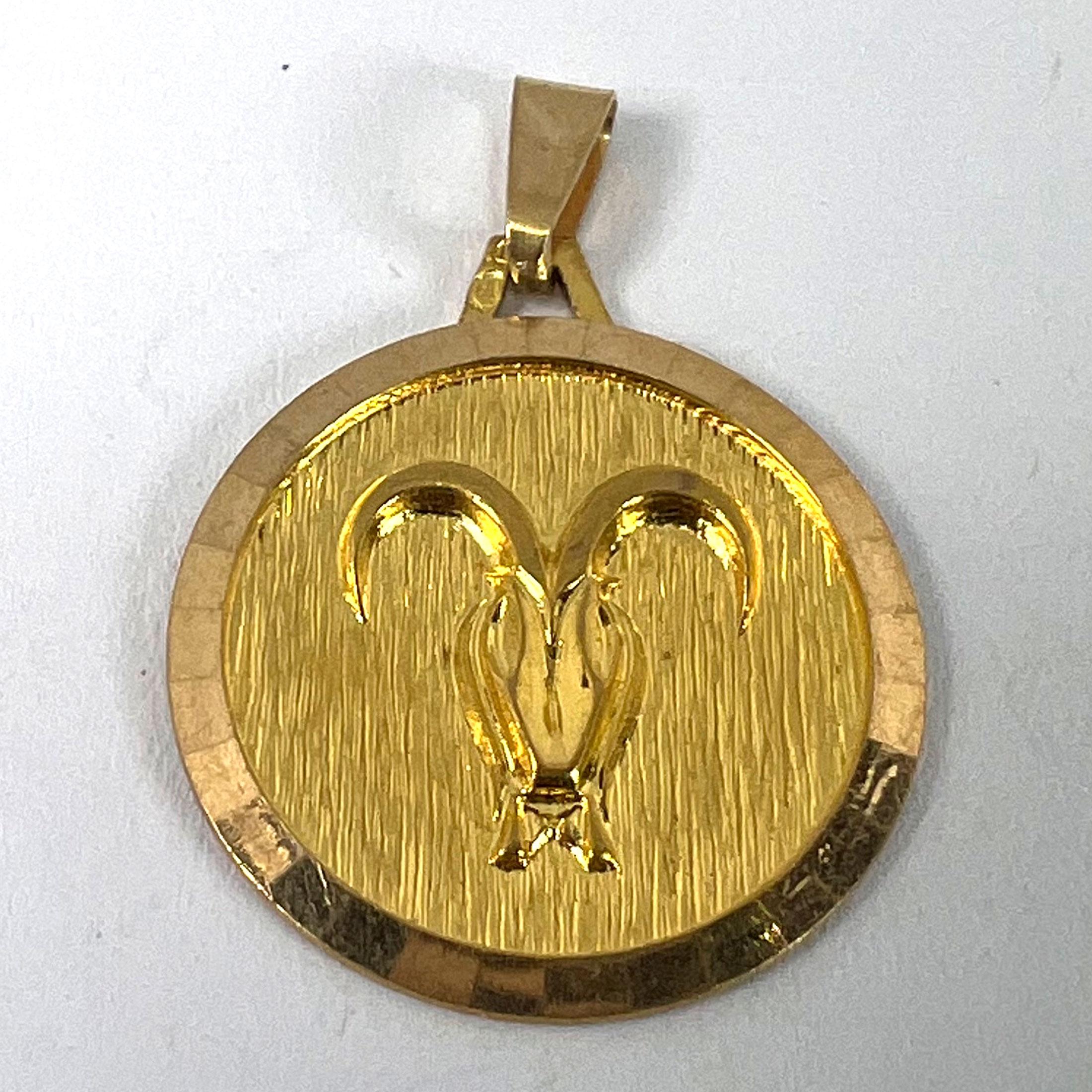 Ciondolo Charm d'epoca in oro giallo 18 carati con Zodiac Ares francese in vendita 8