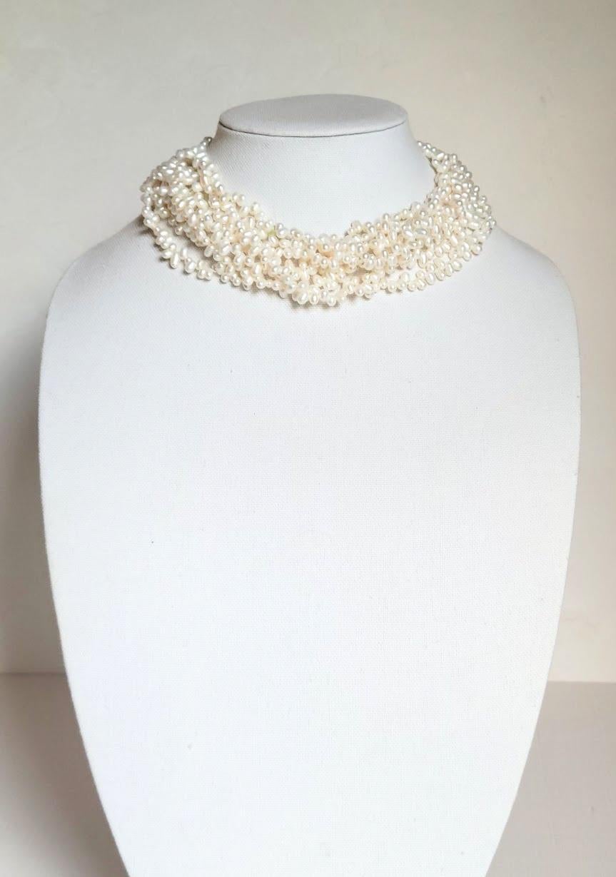 Collier multi-brins en perles d'eau douce vintage Excellent état à Chesterland, OH
