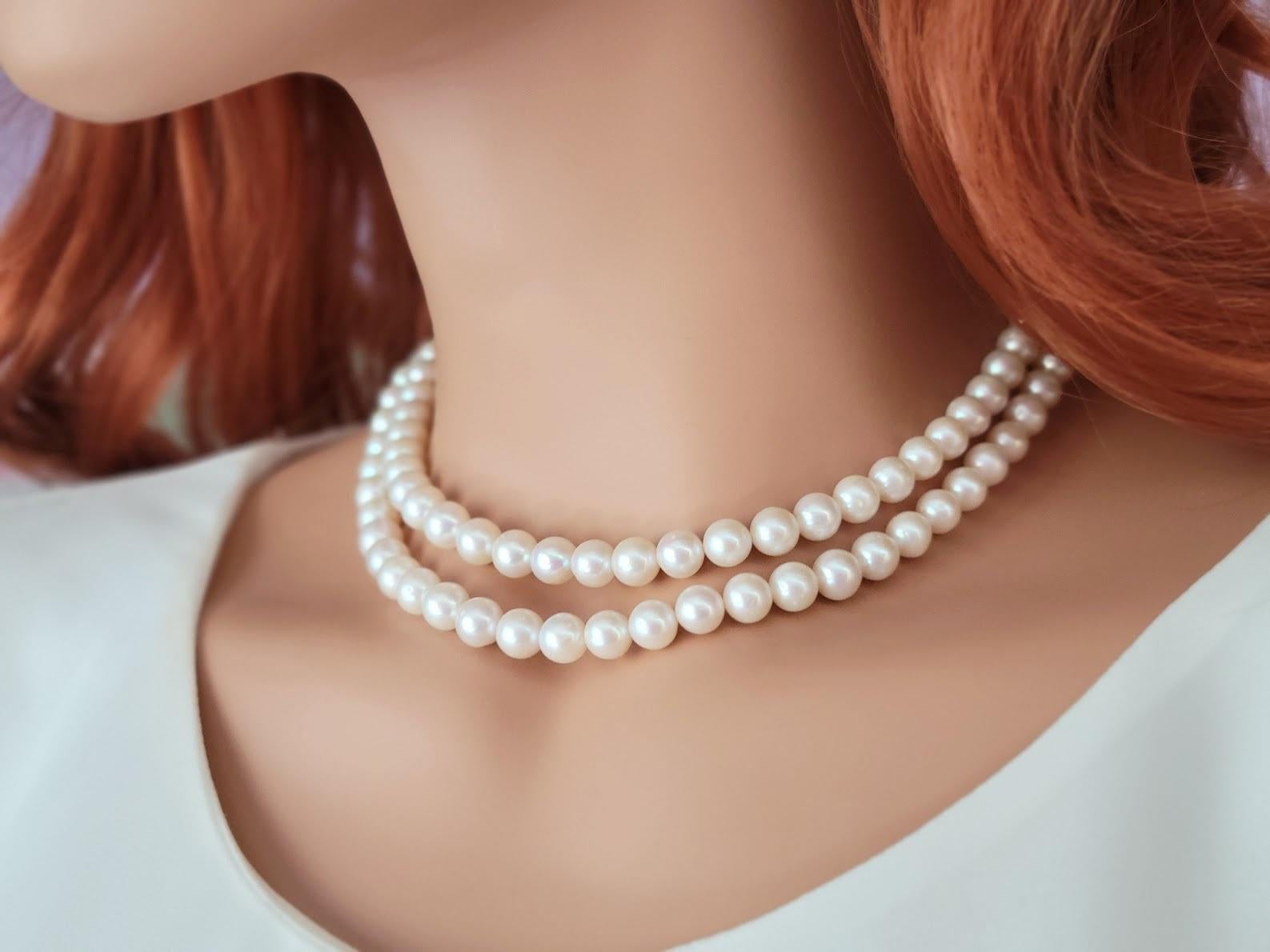 Women's Vintage Freshwater Pearl Necklace For Sale