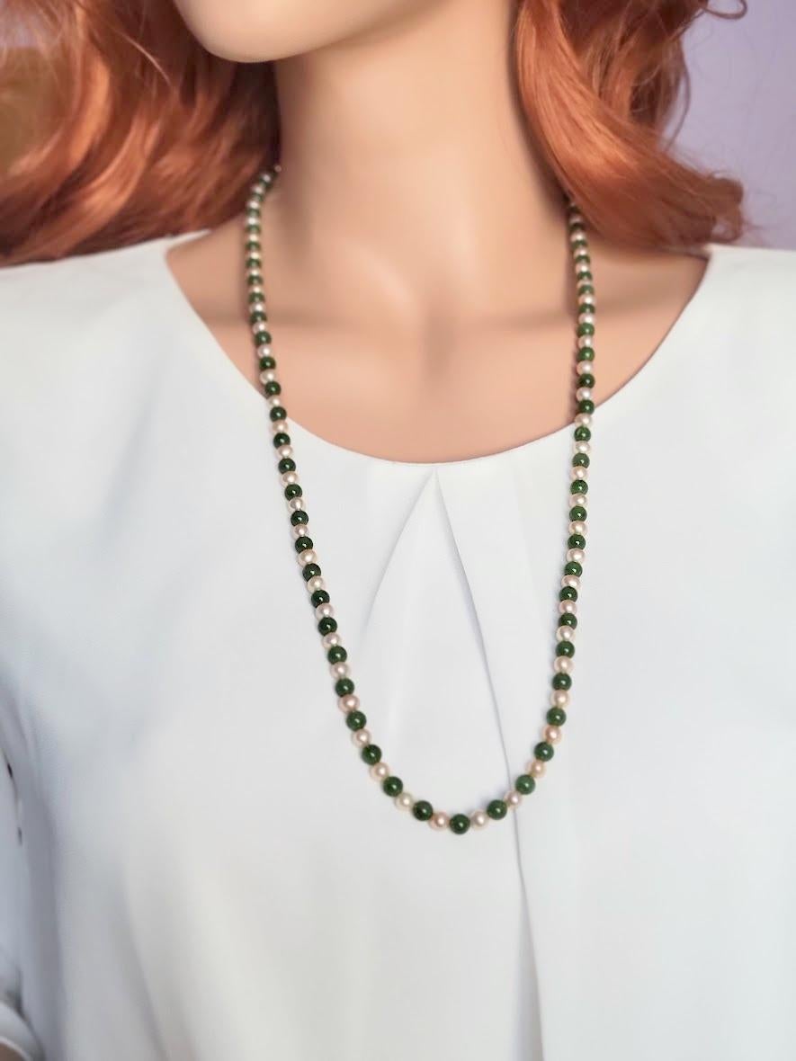 Vintage Freshwater Pearls and Russian Jade Necklace For Sale 1