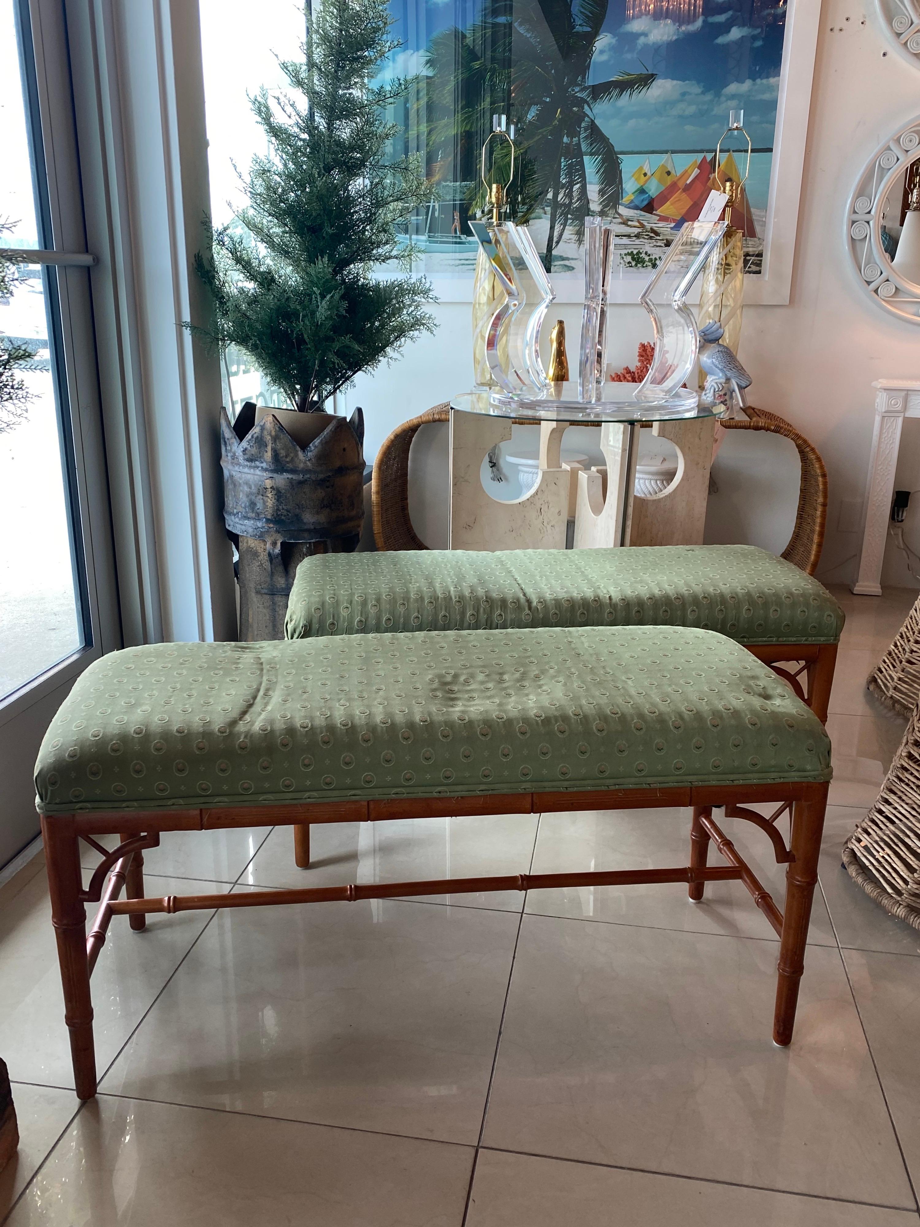 Banc d'extrémité de lit vintage en faux bambou fretté Chippendale chinois en vente 1