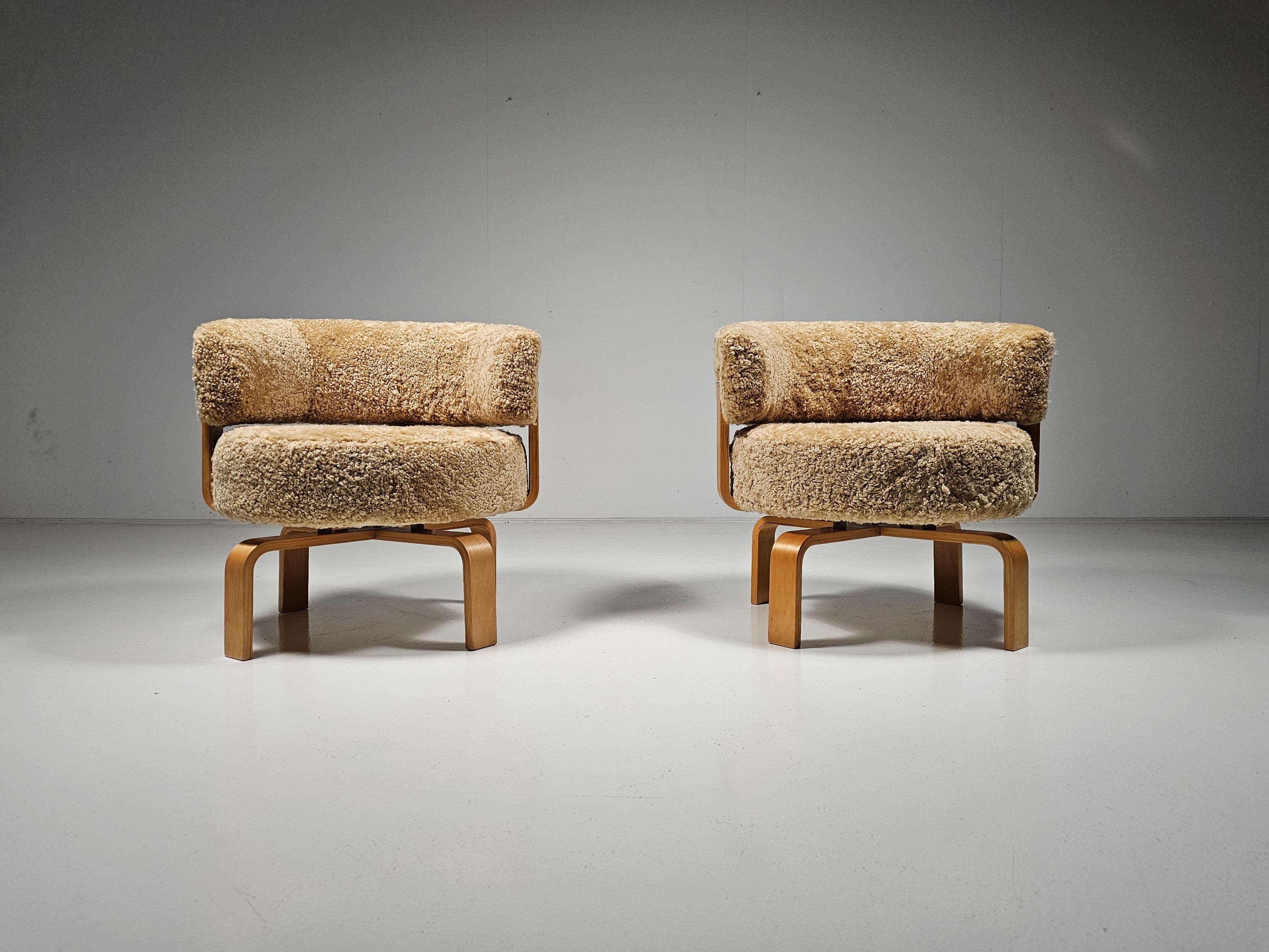 Drehsessel Fridene aus Lammfell von Carina Bengs für IKEA, Vintage (Skandinavische Moderne)