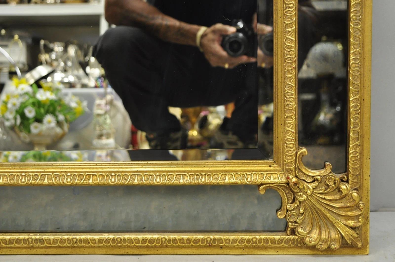 Vintage Friedman Bros French Louis XV Rococo Style Gold Gilt Espejo de cristal ahumado en Bueno estado para la venta en Philadelphia, PA