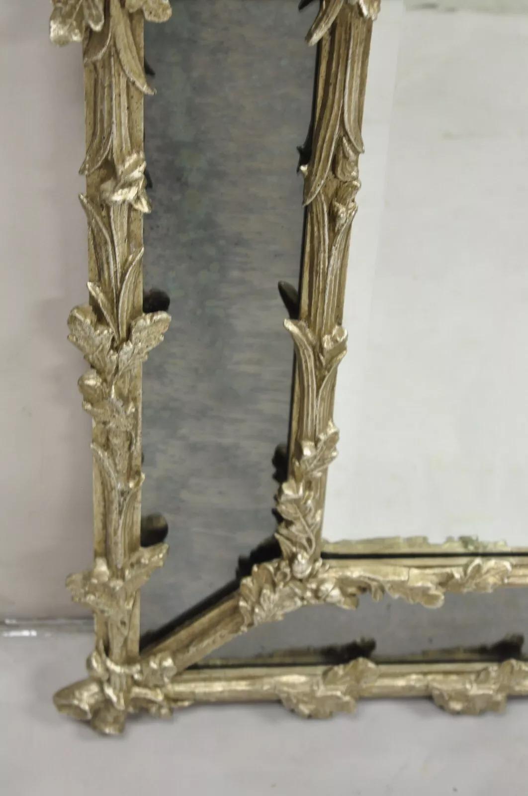 XX secolo Specchio da parete Friedman Brothers Hollywood Regency d'argento dorato in finto Boi d'epoca in vendita