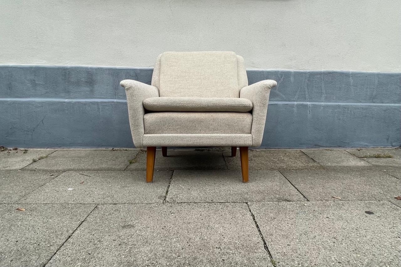 Vintage Fritz Hansen Armchair in Off White Wool by Folke Ohlsson For Sale 6