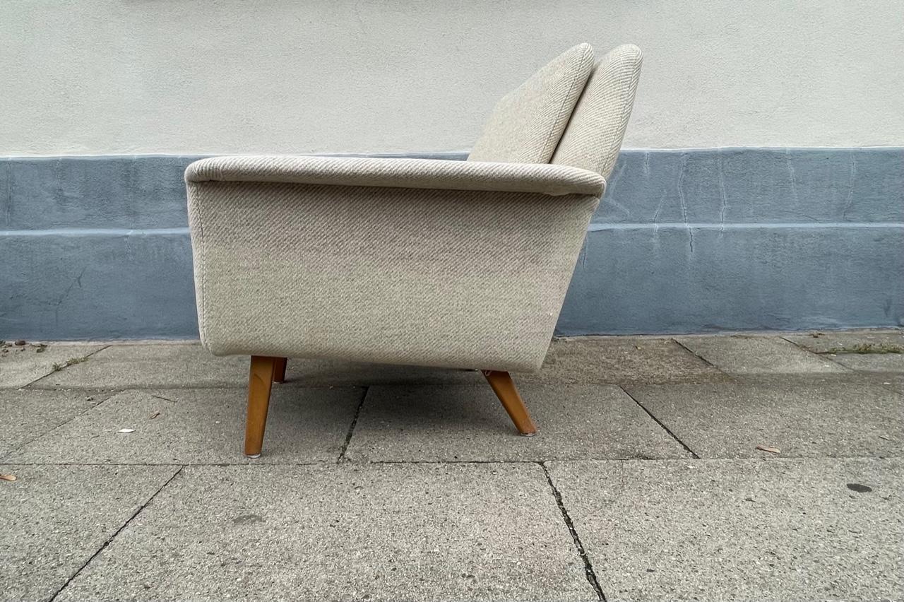 Vintage Fritz Hansen Armchair in Off White Wool by Folke Ohlsson In Good Condition For Sale In Esbjerg, DK