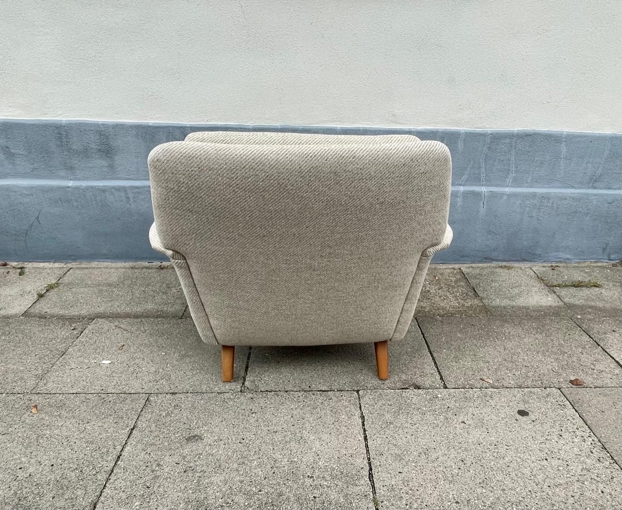 Mid-20th Century Vintage Fritz Hansen Armchair in Off White Wool by Folke Ohlsson For Sale