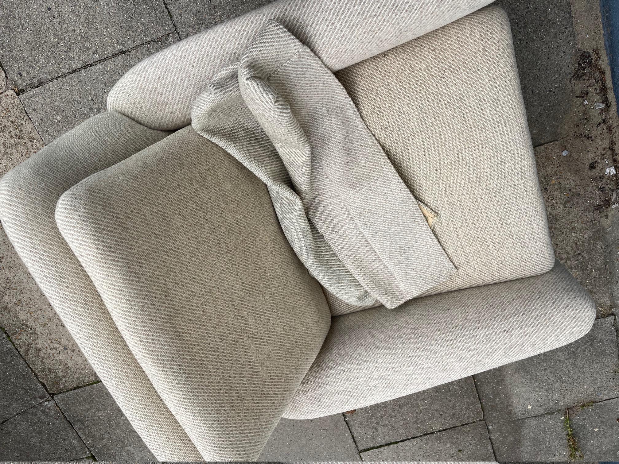 Vintage Fritz Hansen Armchair in Off White Wool by Folke Ohlsson For Sale 3