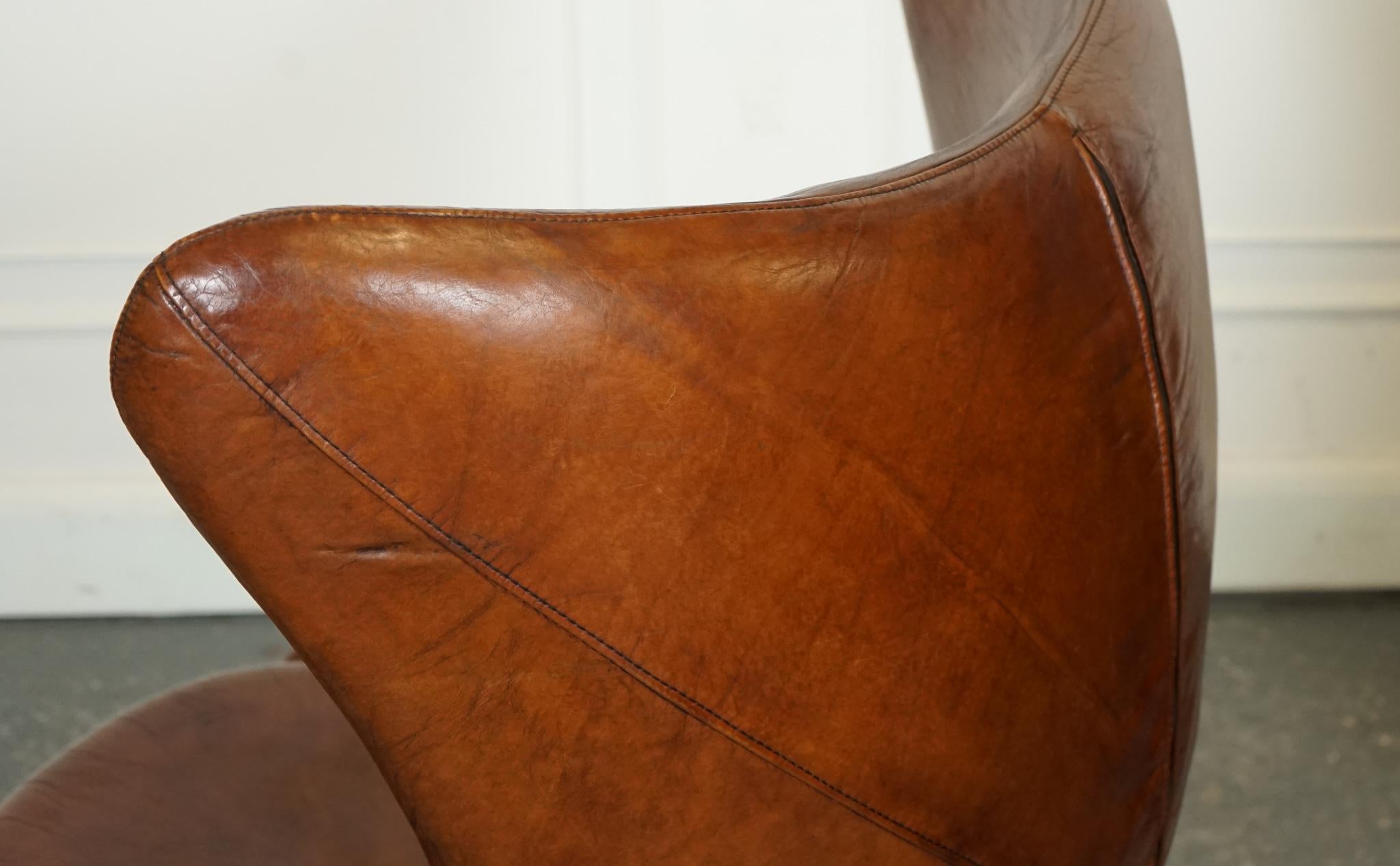 Leather VINTAGE FRITZ HANSEN STYLE HAND DYED BROWN LEATHER EGG LOUNGE CHAiR