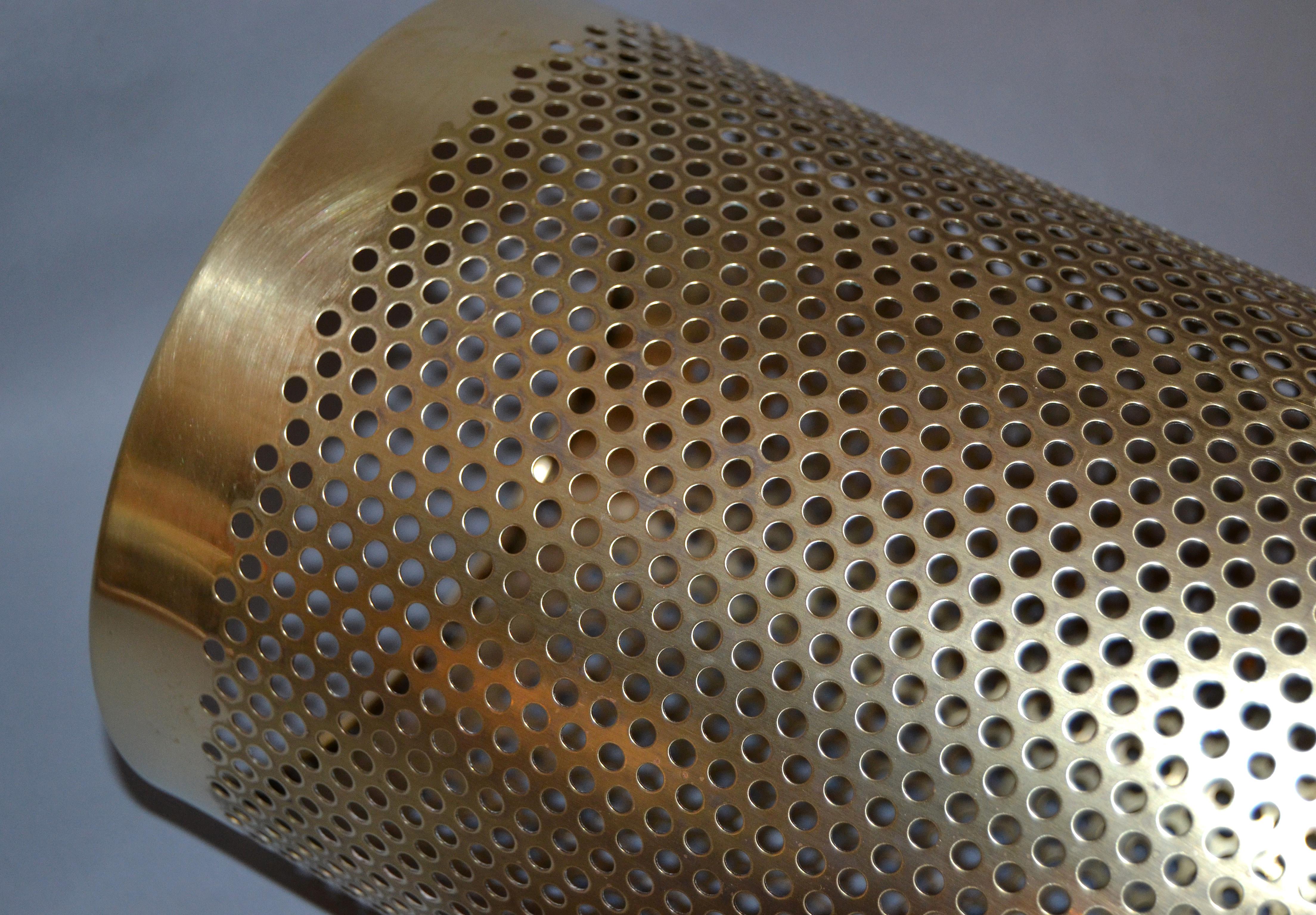 Vintage Frontgate Brass Italian Perforated Trash Waste Basket, Waste Can Italy In Good Condition In Miami, FL