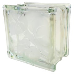 Vase vintage en blocs de verre dépoli à motifs floraux