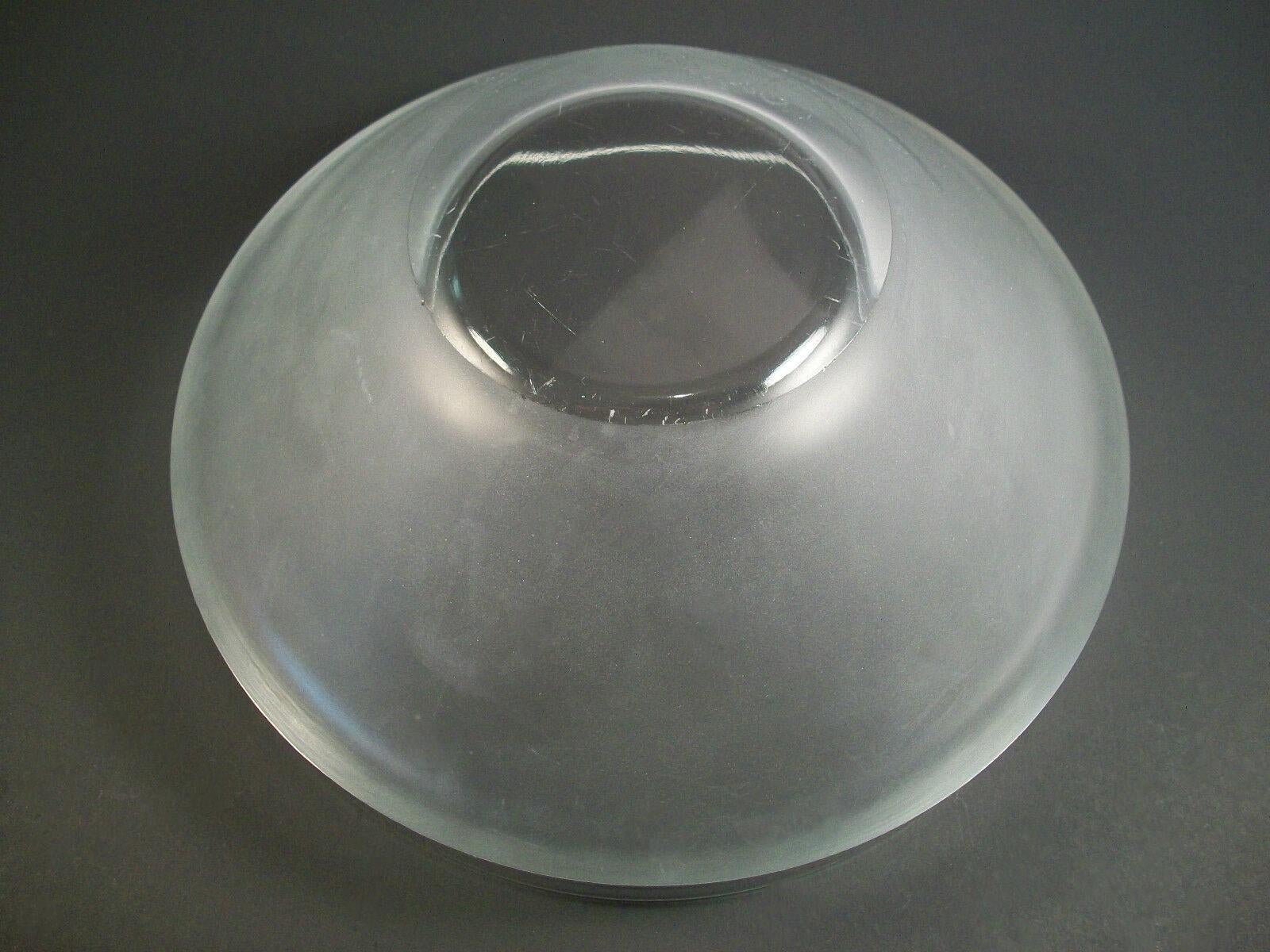 Vintage Frosted Studio Glass Bowl - Signed Davidson - Late 20th Century For Sale 1