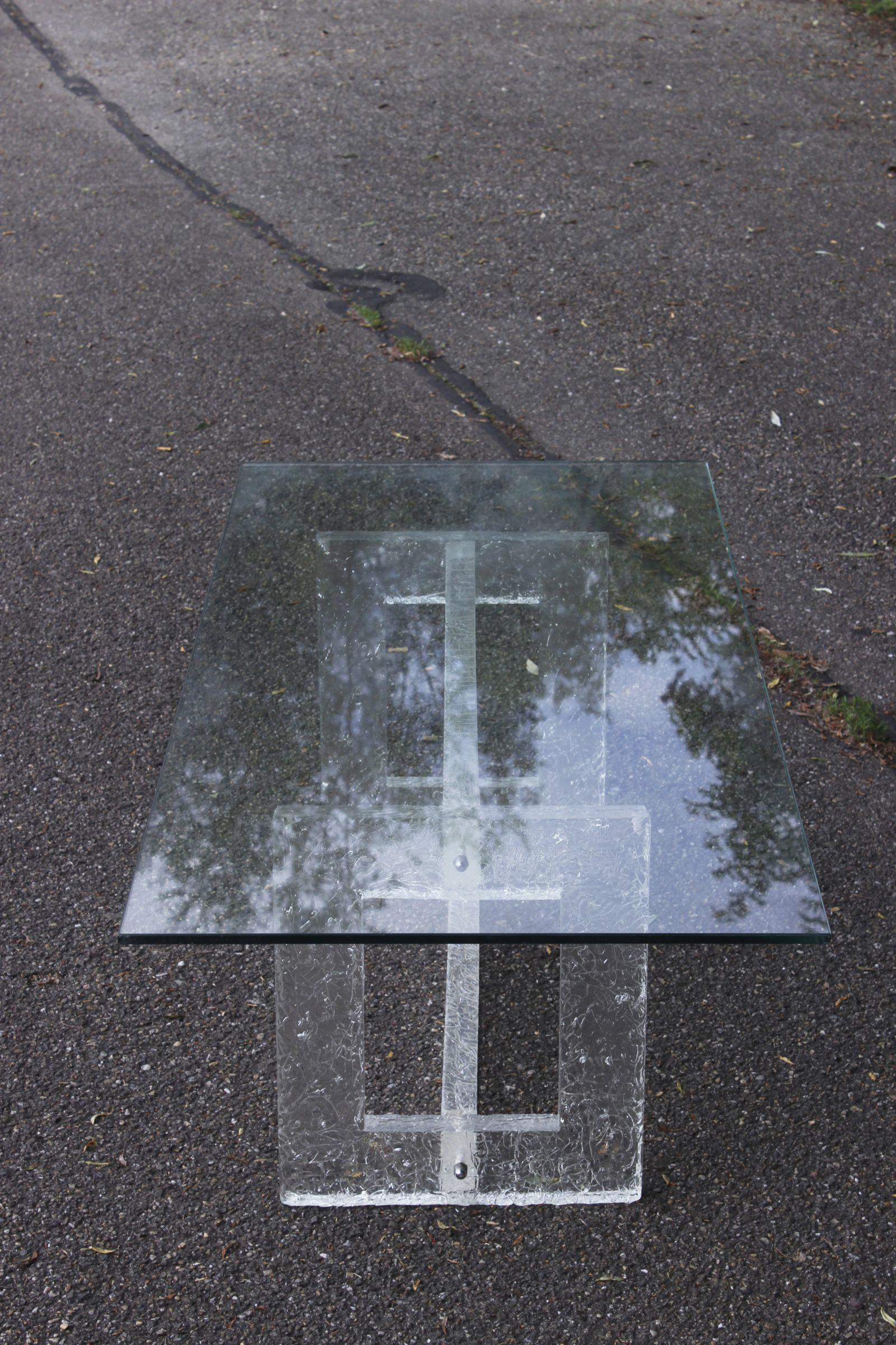 Vintage frosted texture acrylic base coffee table, 1970s For Sale 6