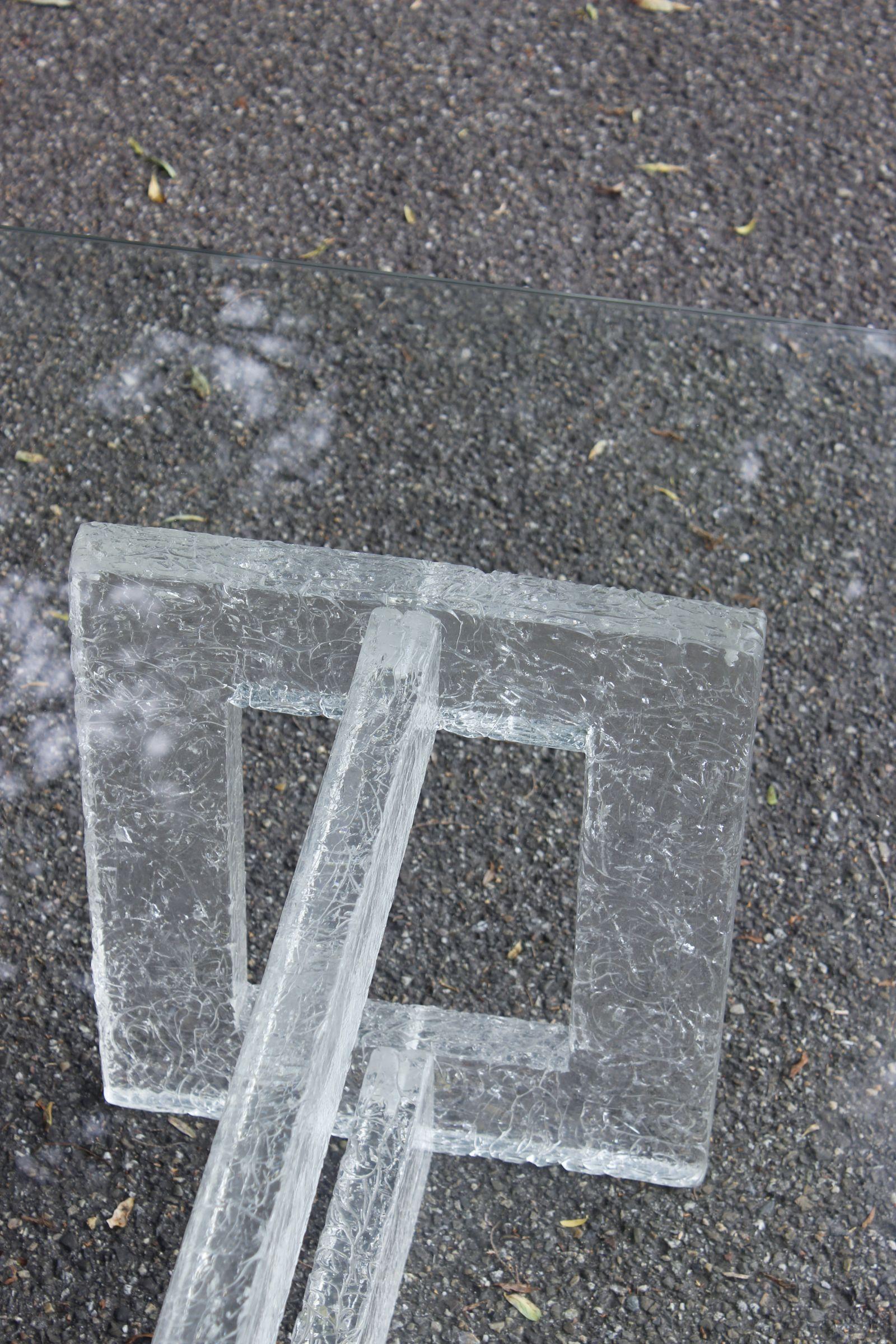 Vintage frosted texture acrylic base coffee table, 1970s For Sale 14