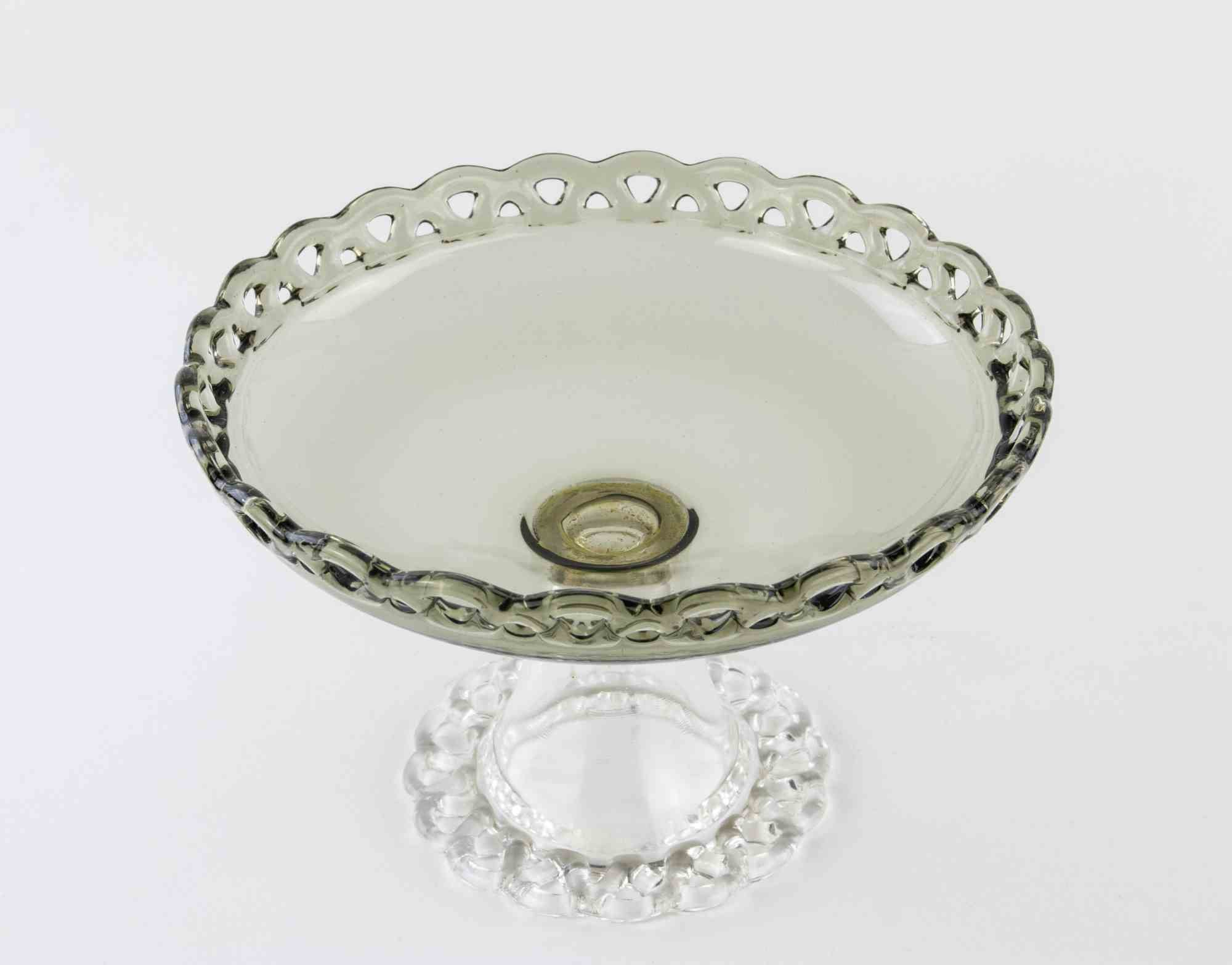 Vintage fruit bowl is a beautiful decorative object realized in 1970s. 

Art glass, 14 x 21 cm.

Very good conditions