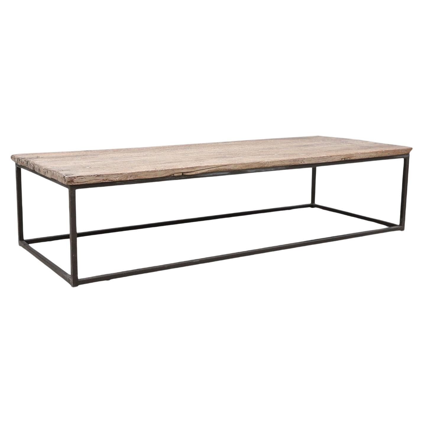 Table basse vintage en bois de fruitier et métal, Shandong, Chine, milieu du 20e siècle en vente