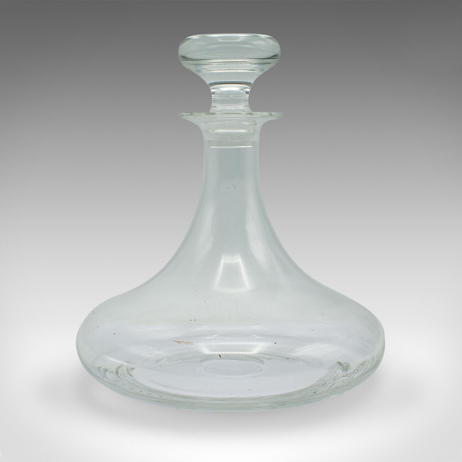 British Vintage Full Bodied Red Wine Decanter, English, Glass, Cabernet, Rioja, Vessel For Sale
