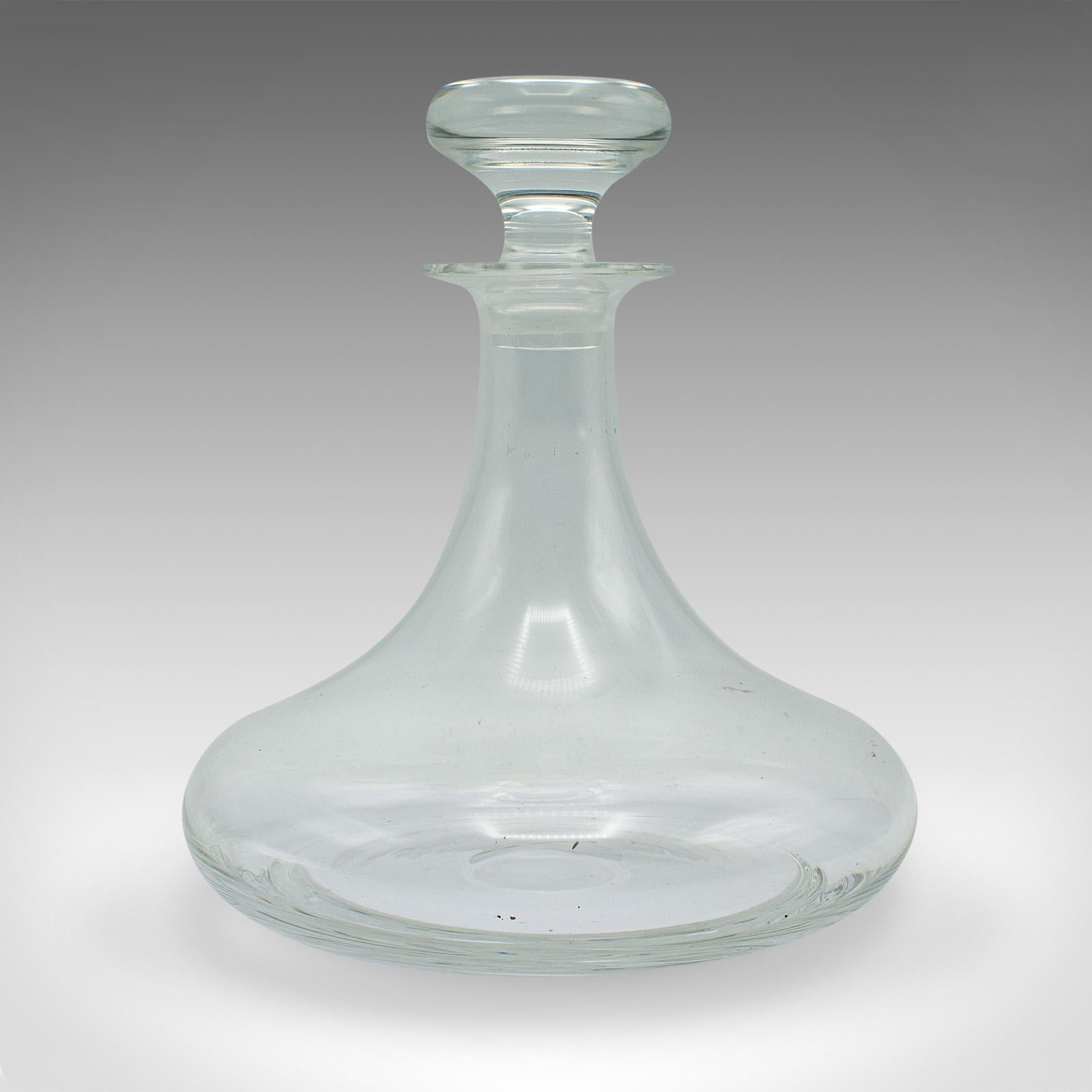 20th Century Vintage Full Bodied Red Wine Decanter, English, Glass, Cabernet, Rioja, Vessel For Sale