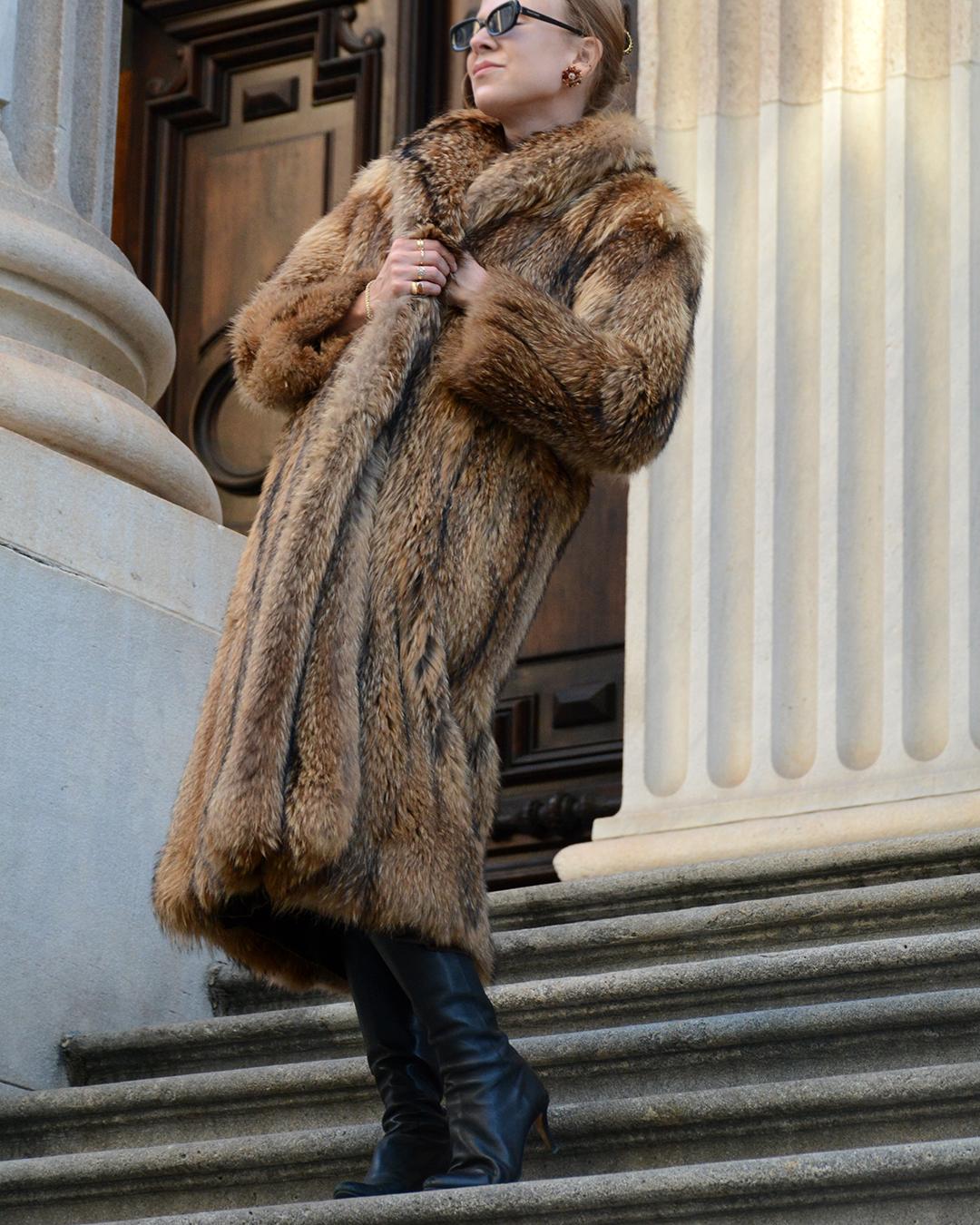 Manteau long vintage Tanuki en fourrure de raton laveur 7