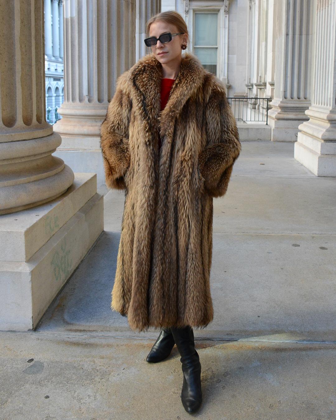 Marron Manteau long vintage Tanuki en fourrure de raton laveur