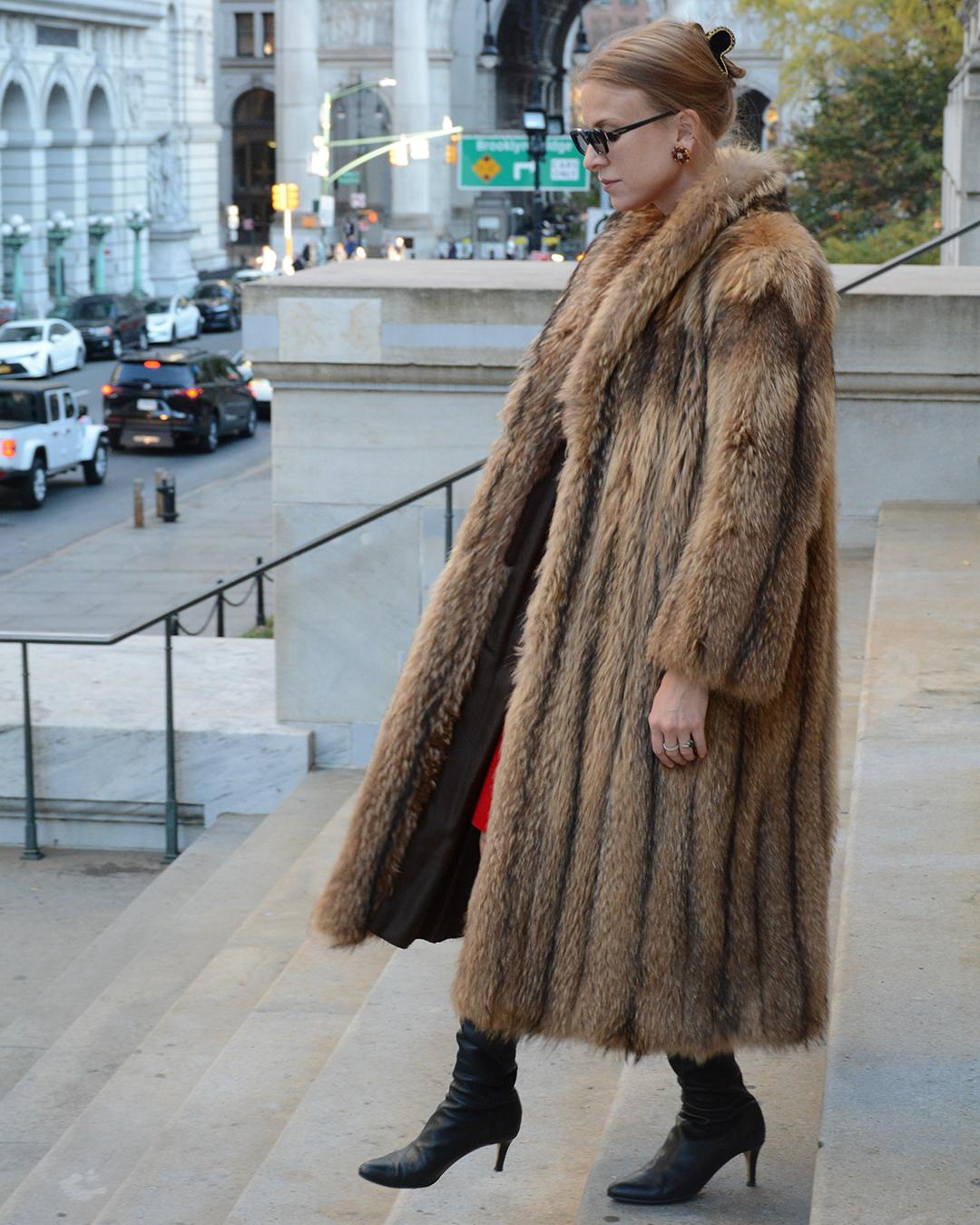 Manteau long vintage Tanuki en fourrure de raton laveur 2