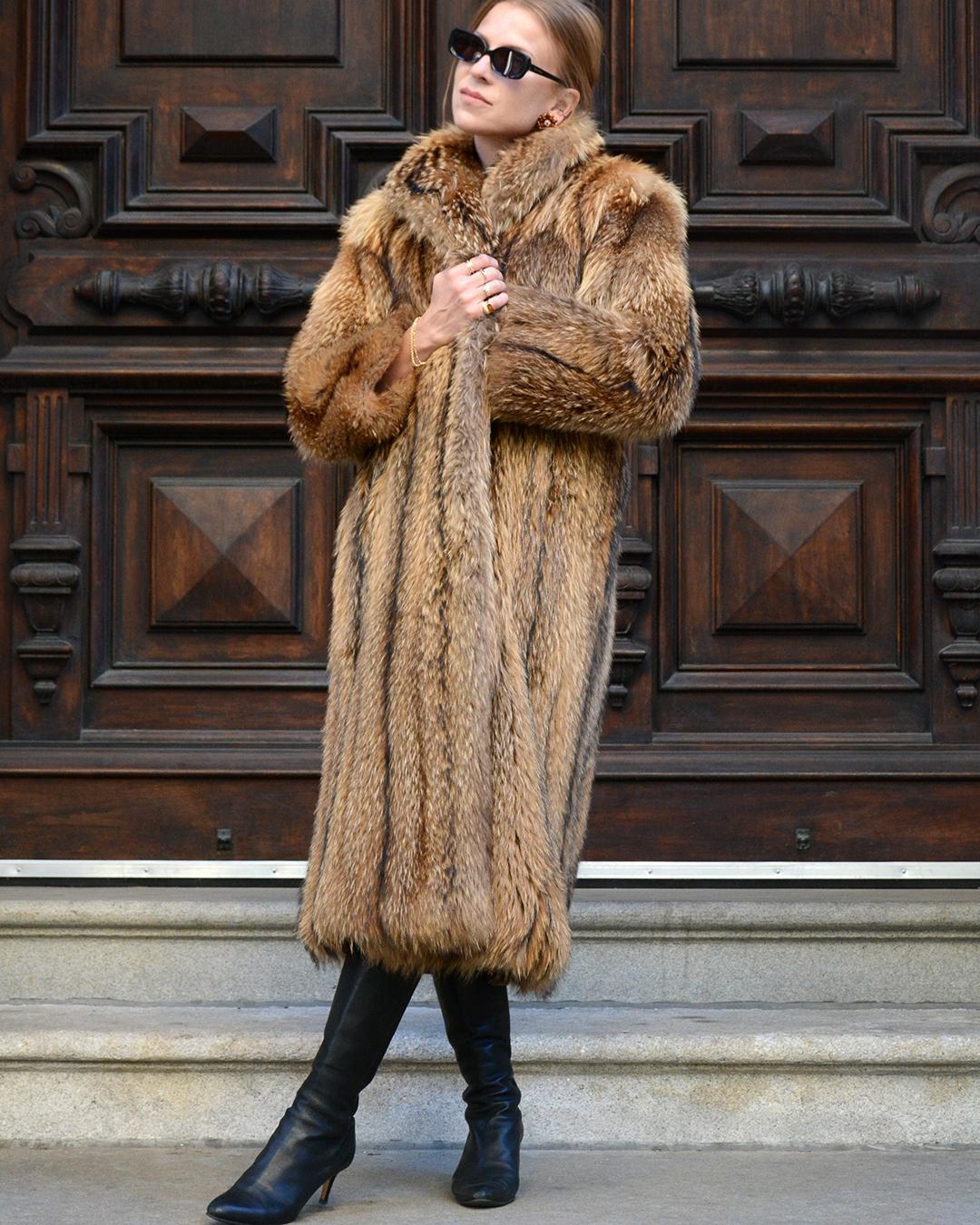 Manteau long vintage Tanuki en fourrure de raton laveur 4