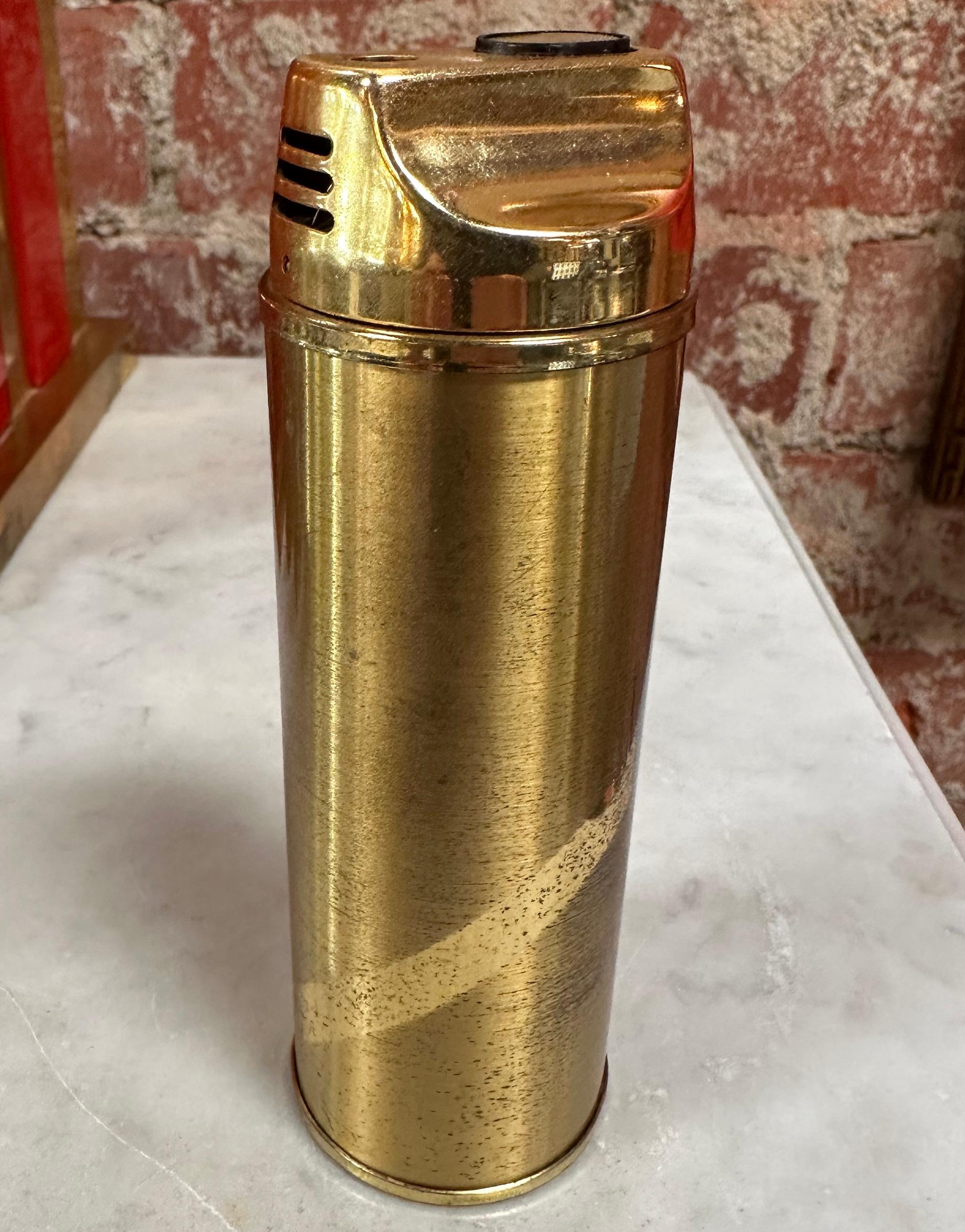 Mid-Century Modern Vieux briquet italien en laiton massif 1970 en vente