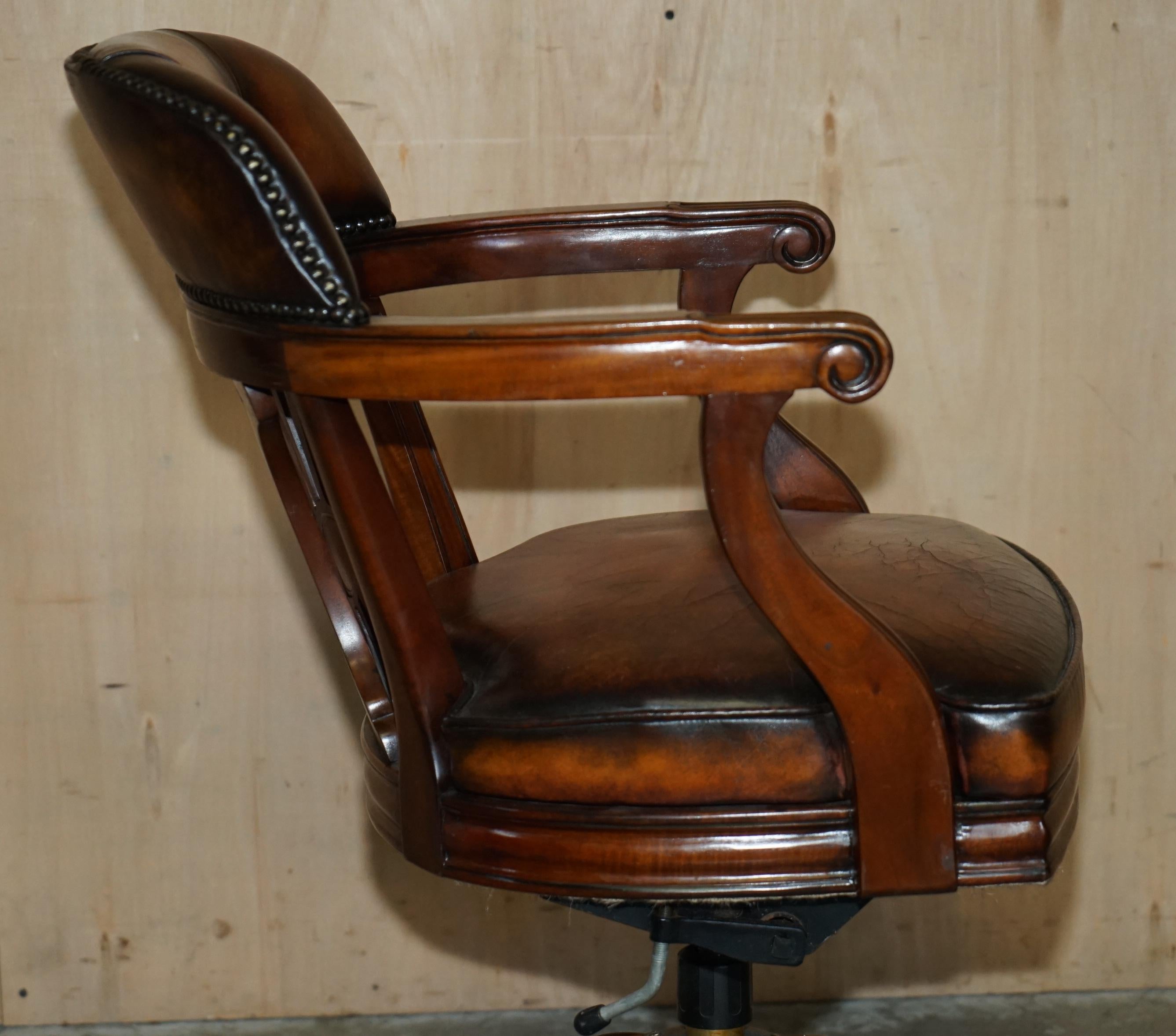 VINTAGE FULLY RESTORED DEEP CIGAR BROWN LEATHER SWiVEL CAPTAINS OFFICE CHAIR For Sale 5
