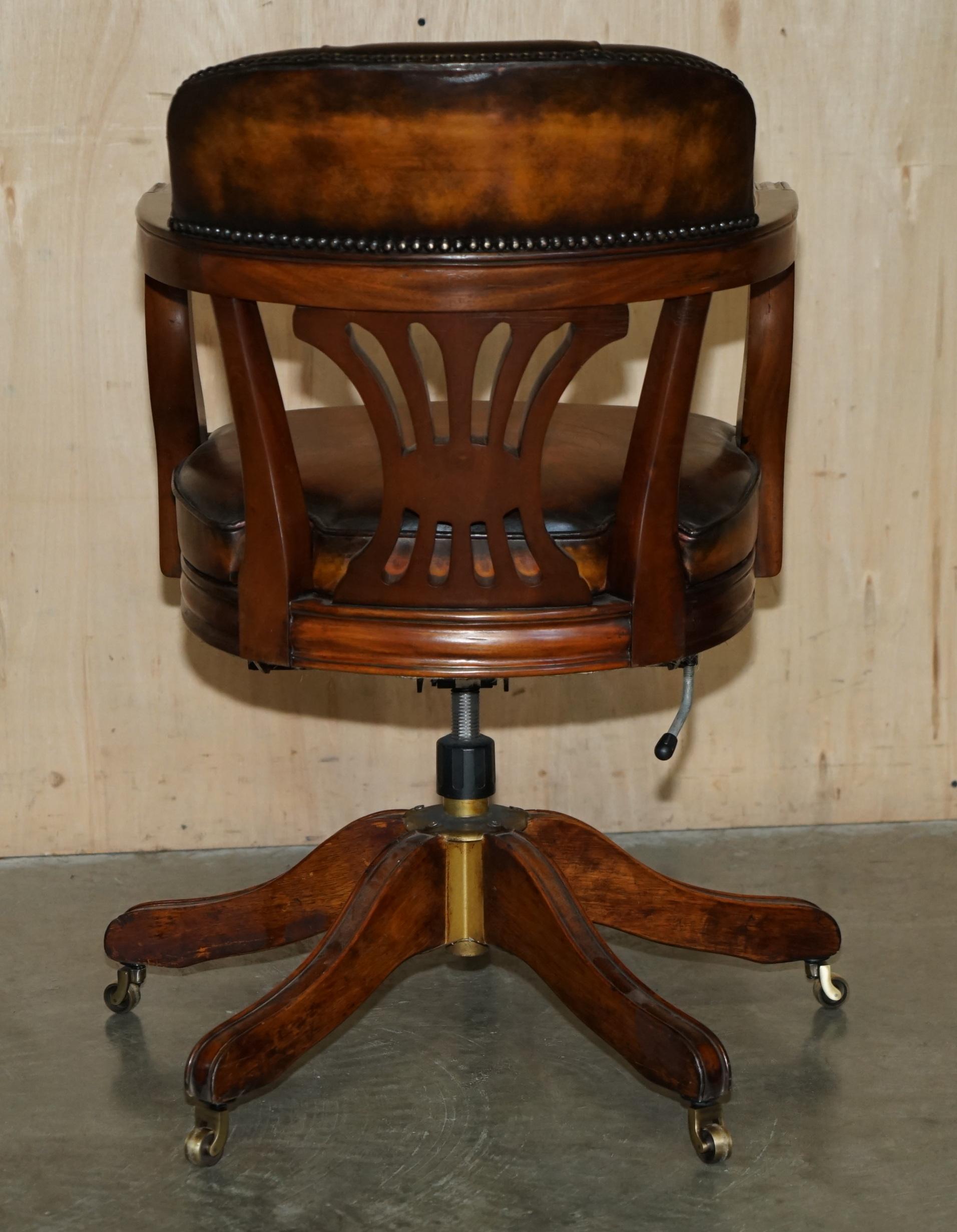 VINTAGE FULLY RESTORED DEEP CIGAR BROWN LEATHER SWiVEL CAPTAINS OFFICE CHAIR For Sale 6