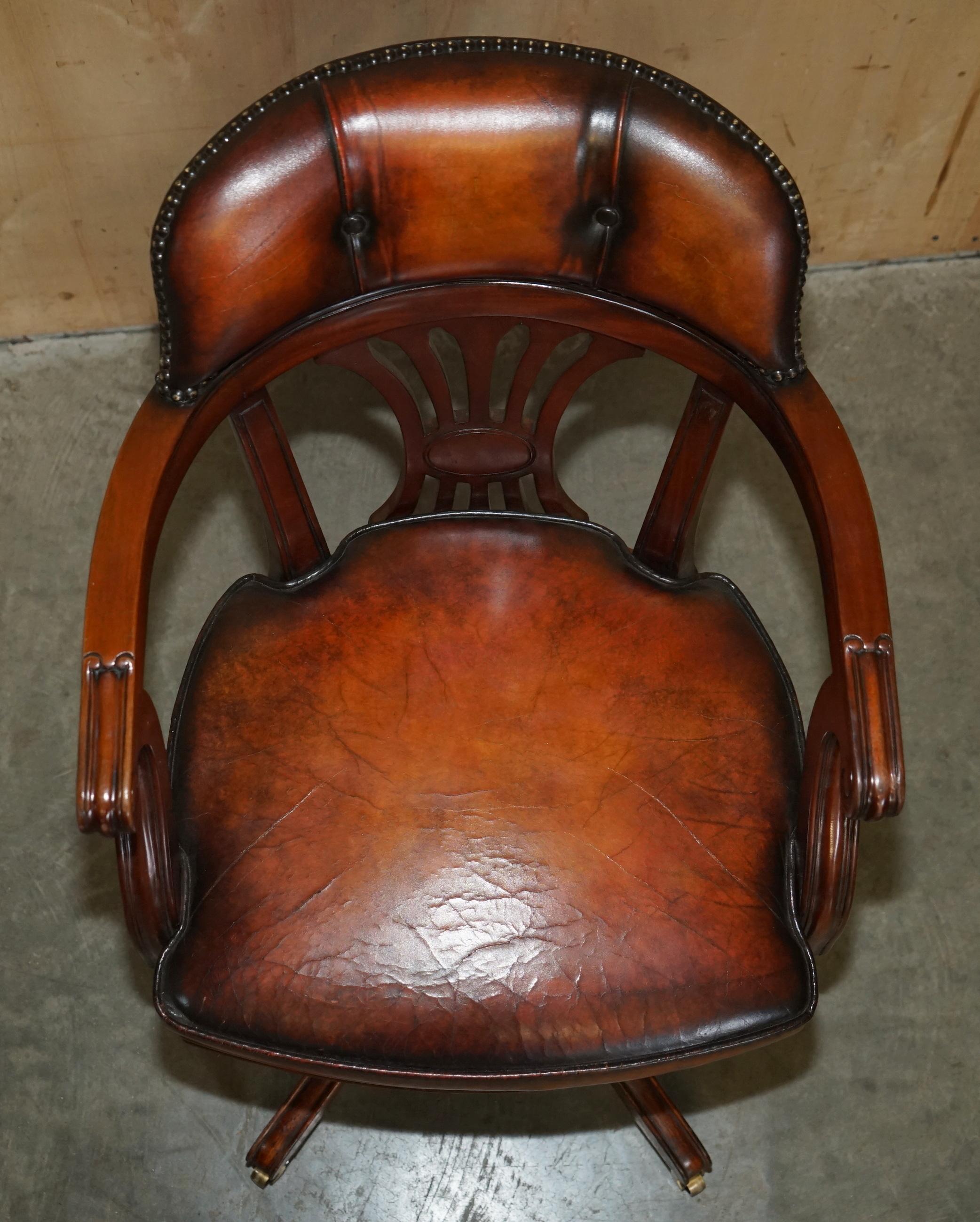 20th Century VINTAGE FULLY RESTORED DEEP CIGAR BROWN LEATHER SWiVEL CAPTAINS OFFICE CHAIR For Sale