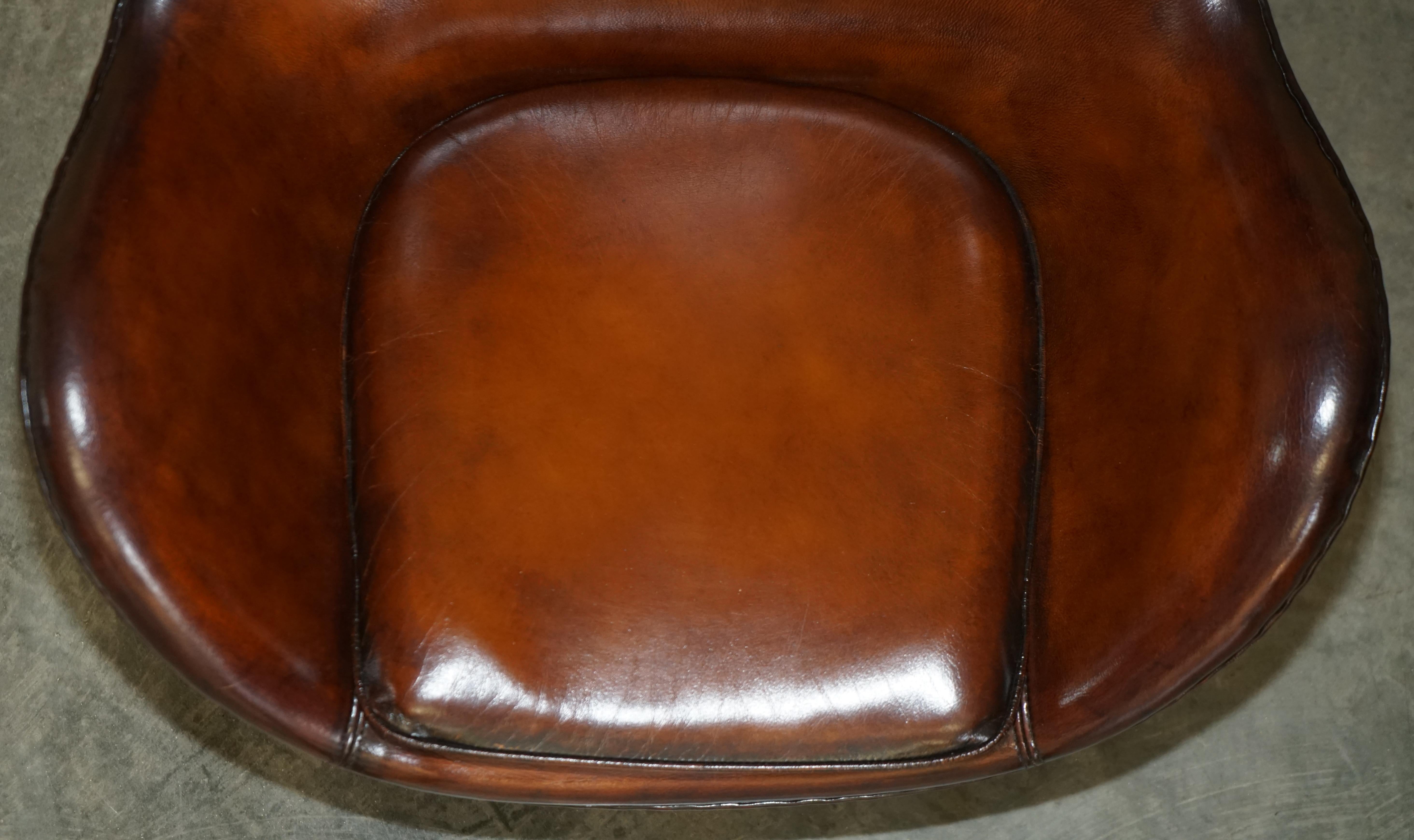 Chaise vintage entièrement restaurée de style Fritz Hansen en cuir Brown Whisky 10