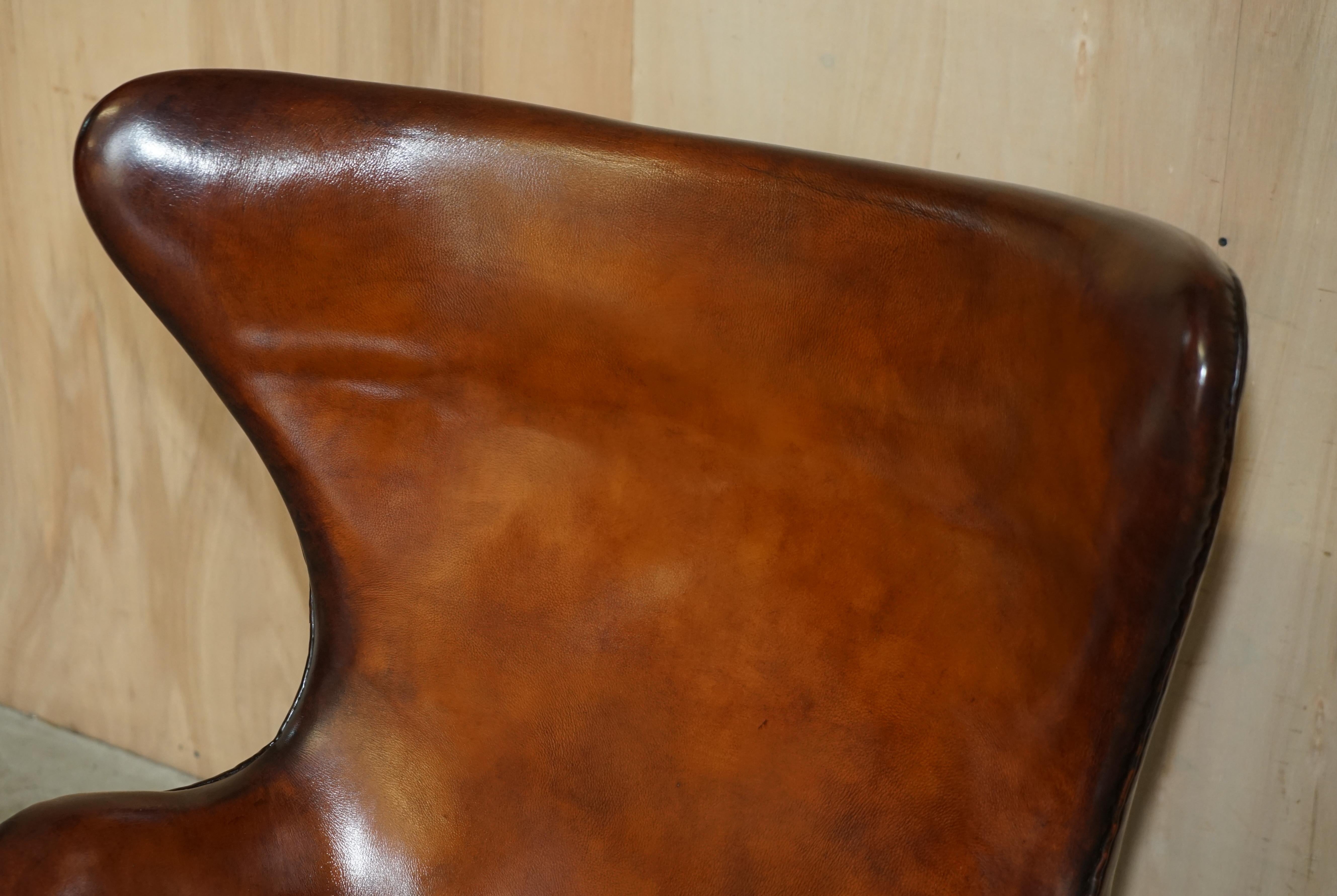 Européen Chaise vintage entièrement restaurée de style Fritz Hansen en cuir Brown Whisky