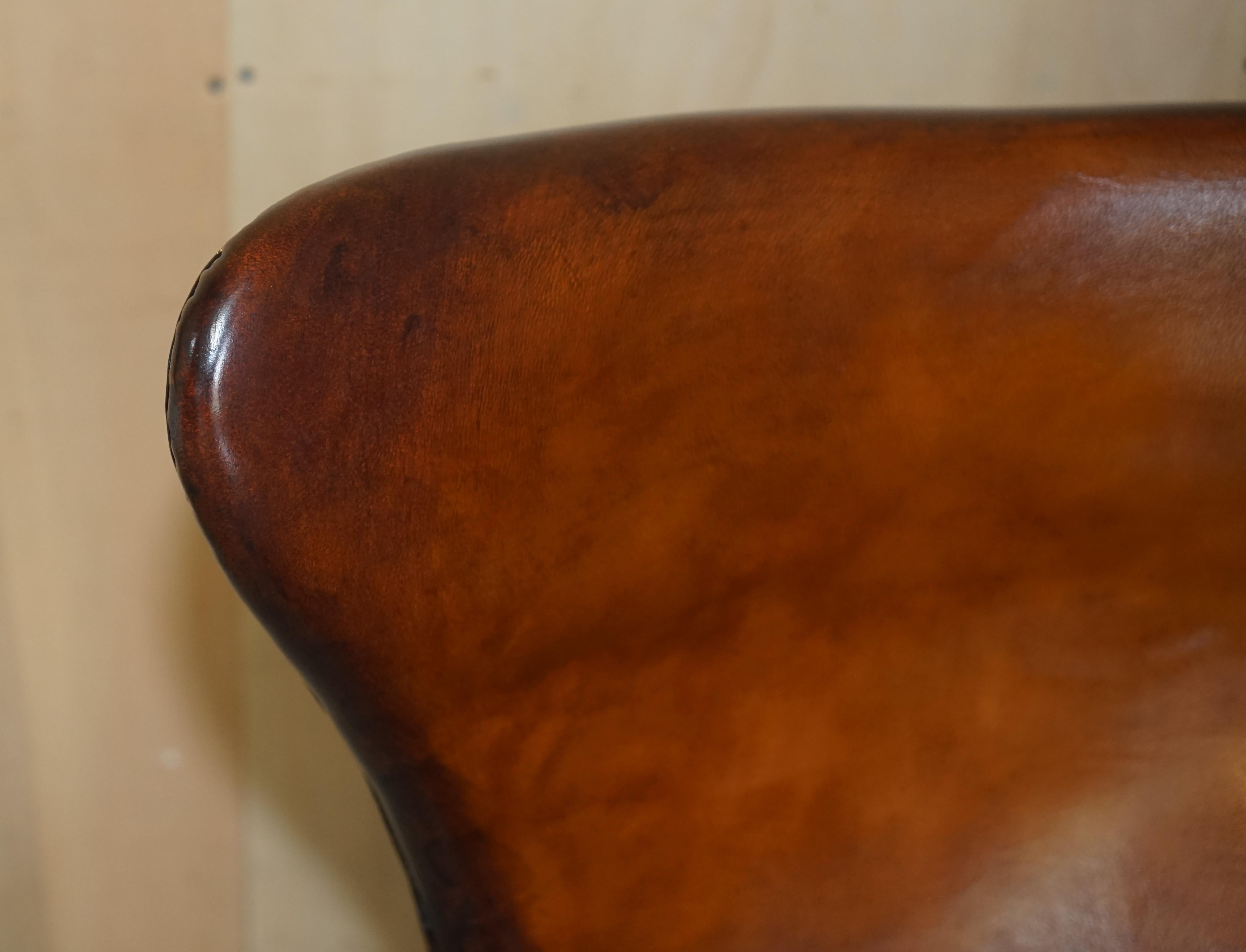 Fait main Chaise vintage entièrement restaurée de style Fritz Hansen en cuir Brown Whisky