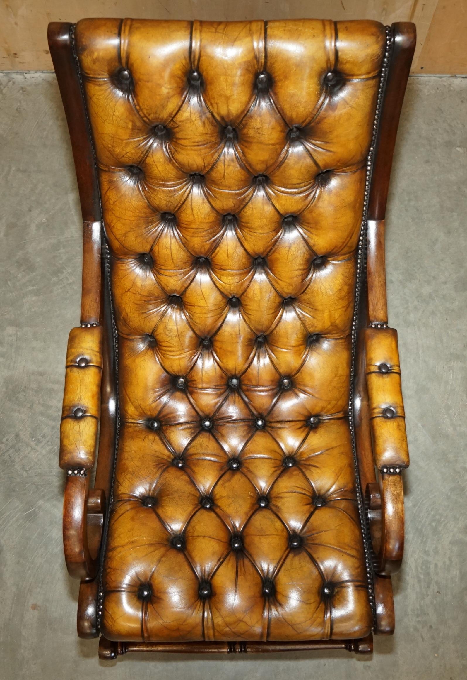 ViNTAGE FULLY RESTORED HAND DYED BROWN LEATHER CHESTERFIELD ROCKING ARMCHAIR In Good Condition For Sale In West Sussex, Pulborough