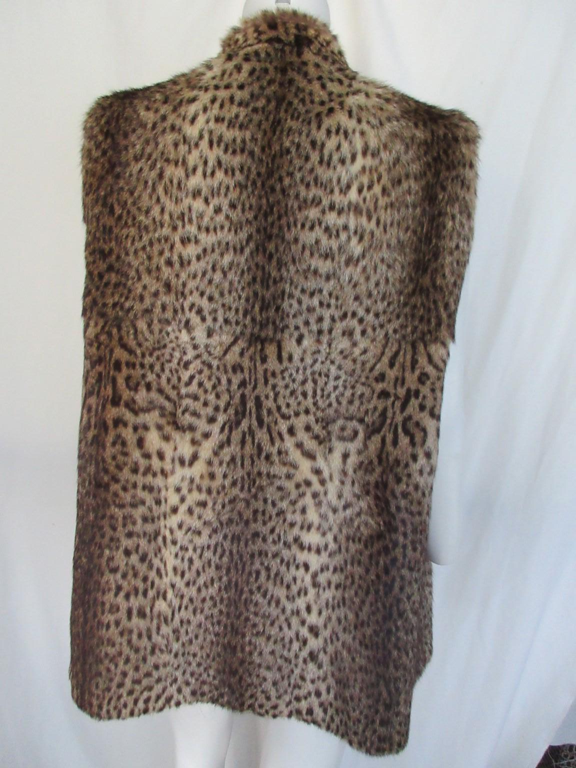 Vintage Fur Vest Sleeveless In Good Condition For Sale In Amsterdam, NL