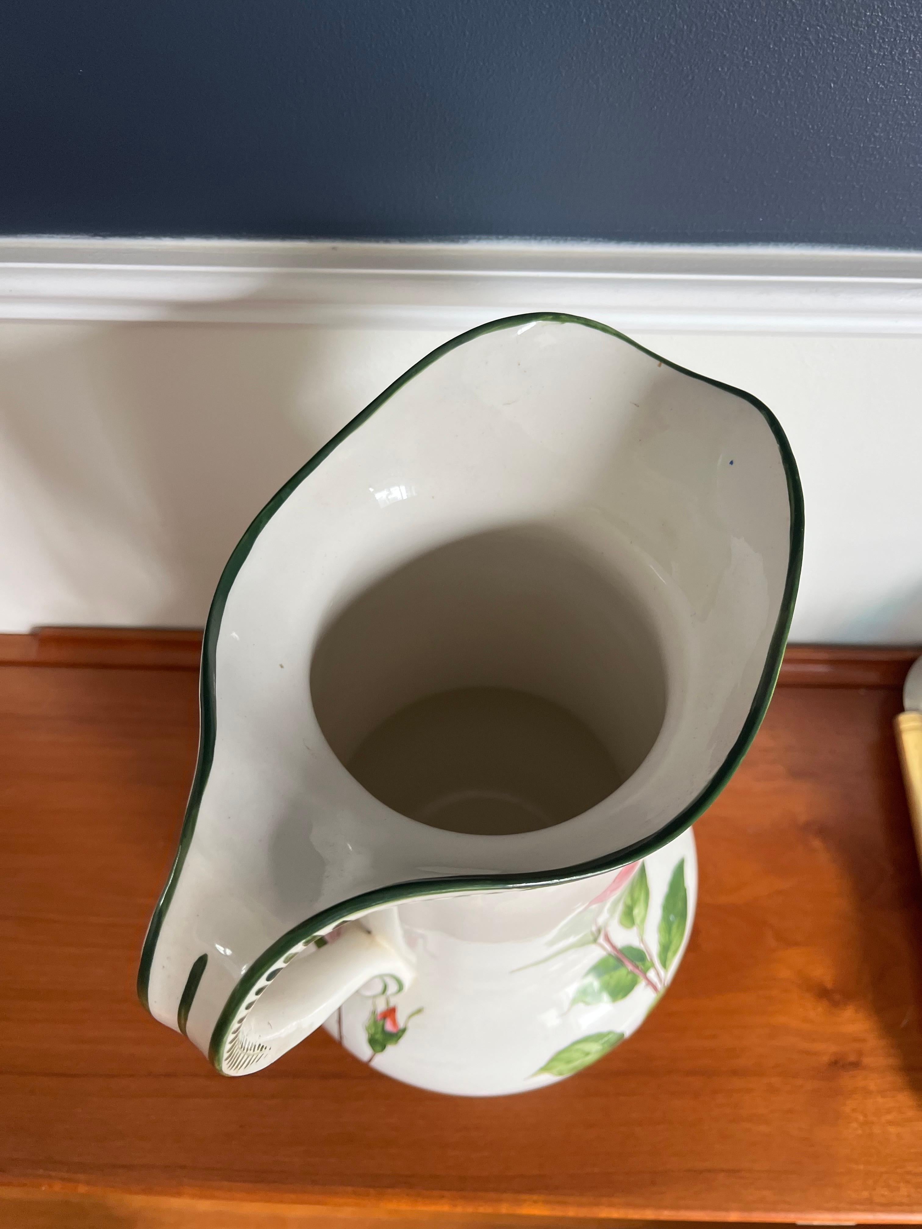 Pichet à eau rose vintage Furnivals peint à la main en vente 4