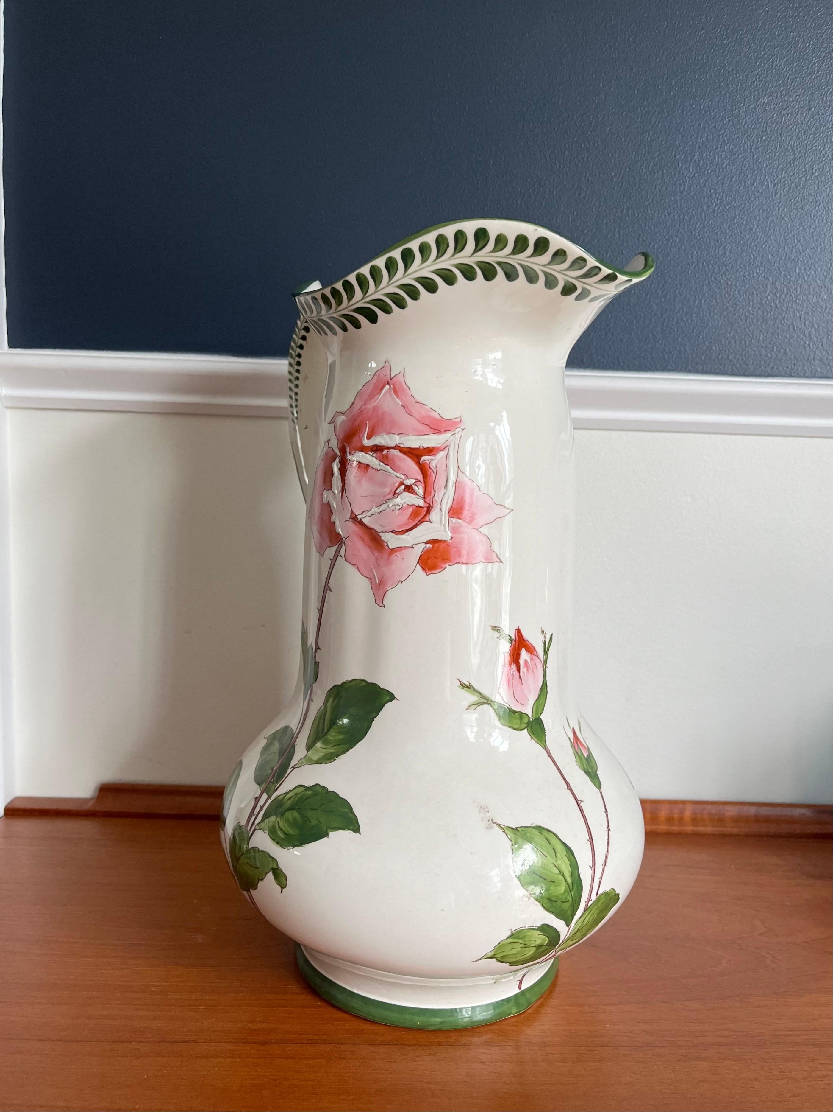 Anglais Pichet à eau rose vintage Furnivals peint à la main en vente