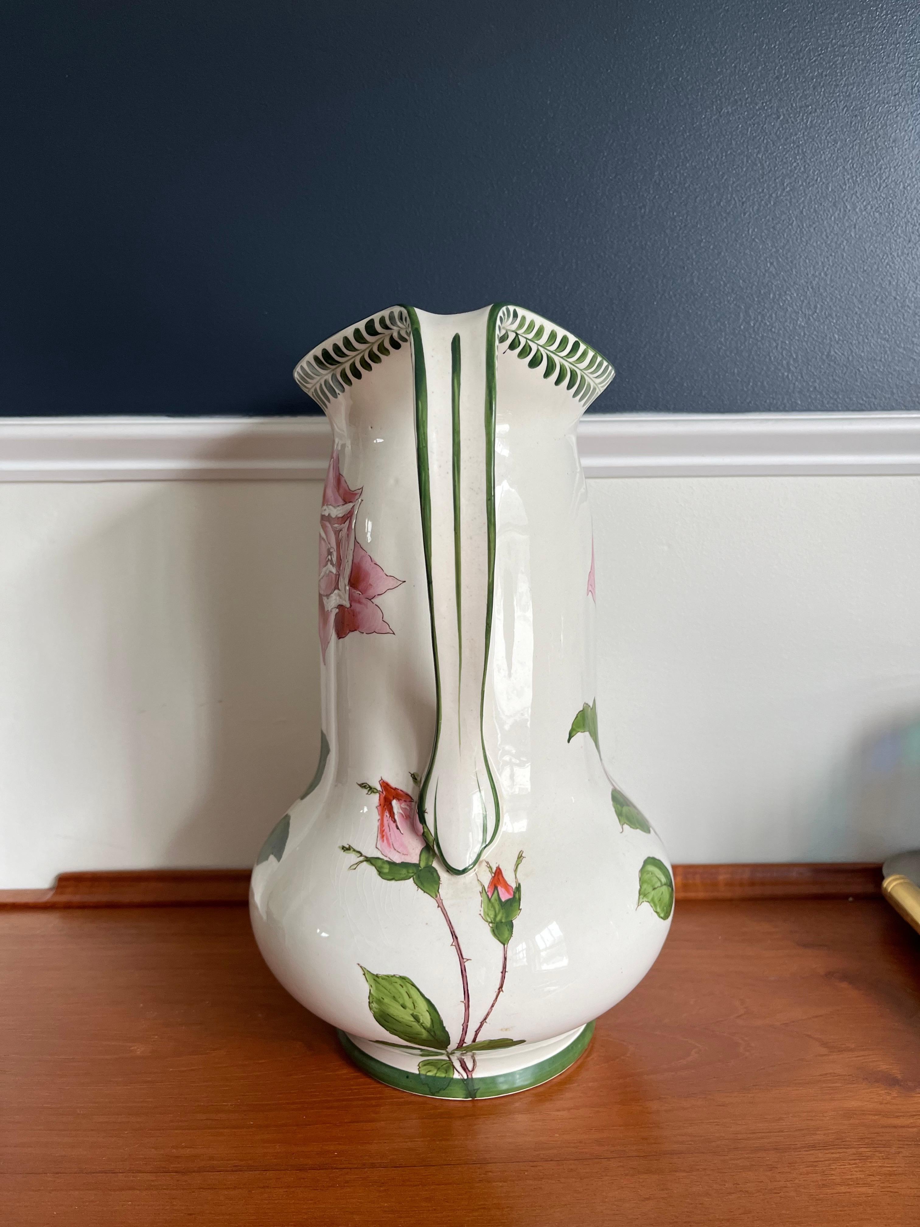 Pichet à eau rose vintage Furnivals peint à la main en vente 1