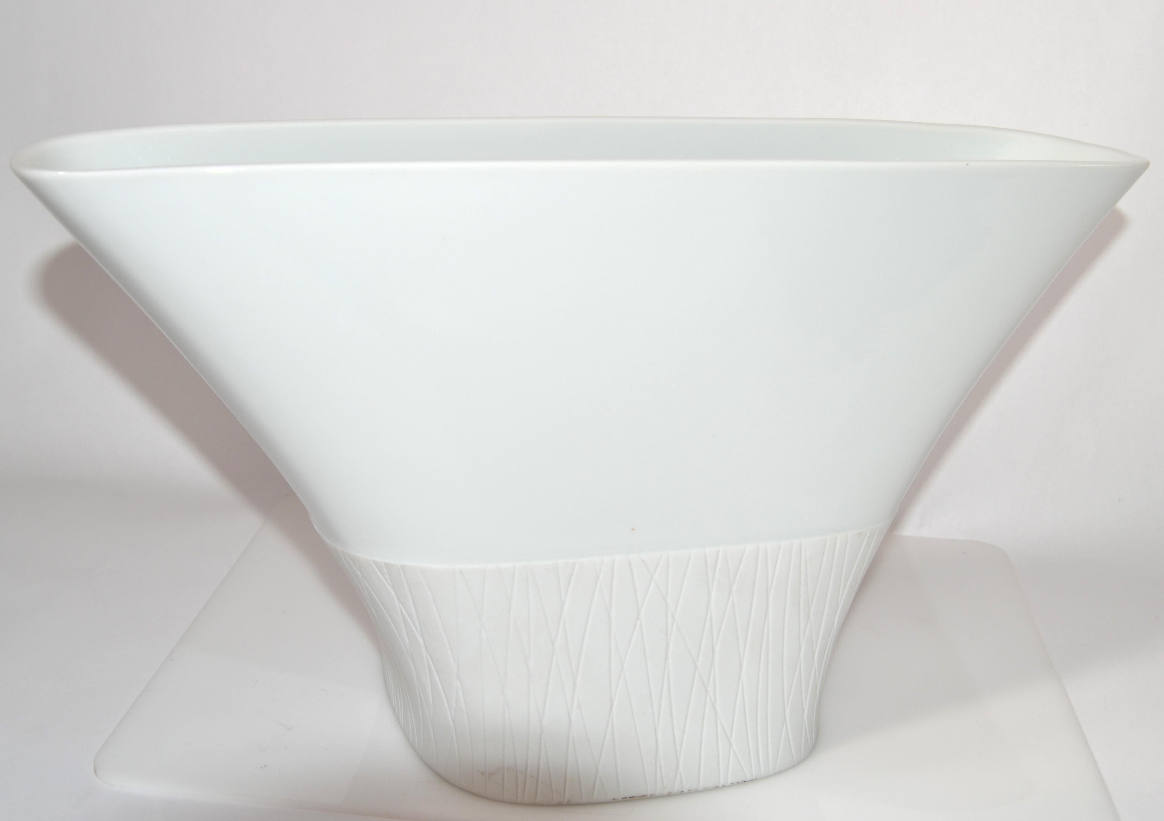 Vintage Furstenberg White Textured Porcelain Flower Vase Amber Stone Germany 90 For Sale 3