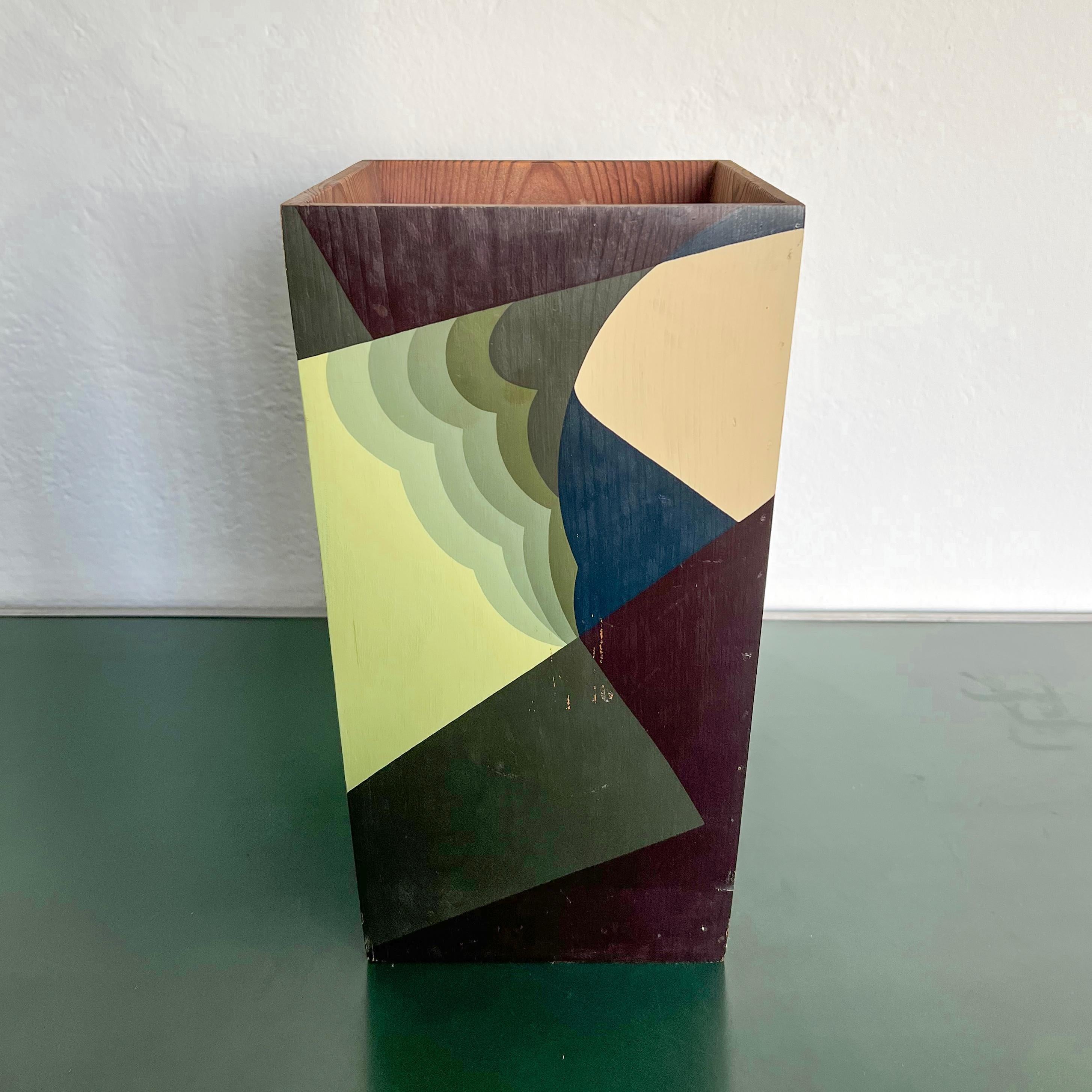 Futurista Giacomo Balla Vaso futurista italiano in legno Oggetto decorativo in vendita