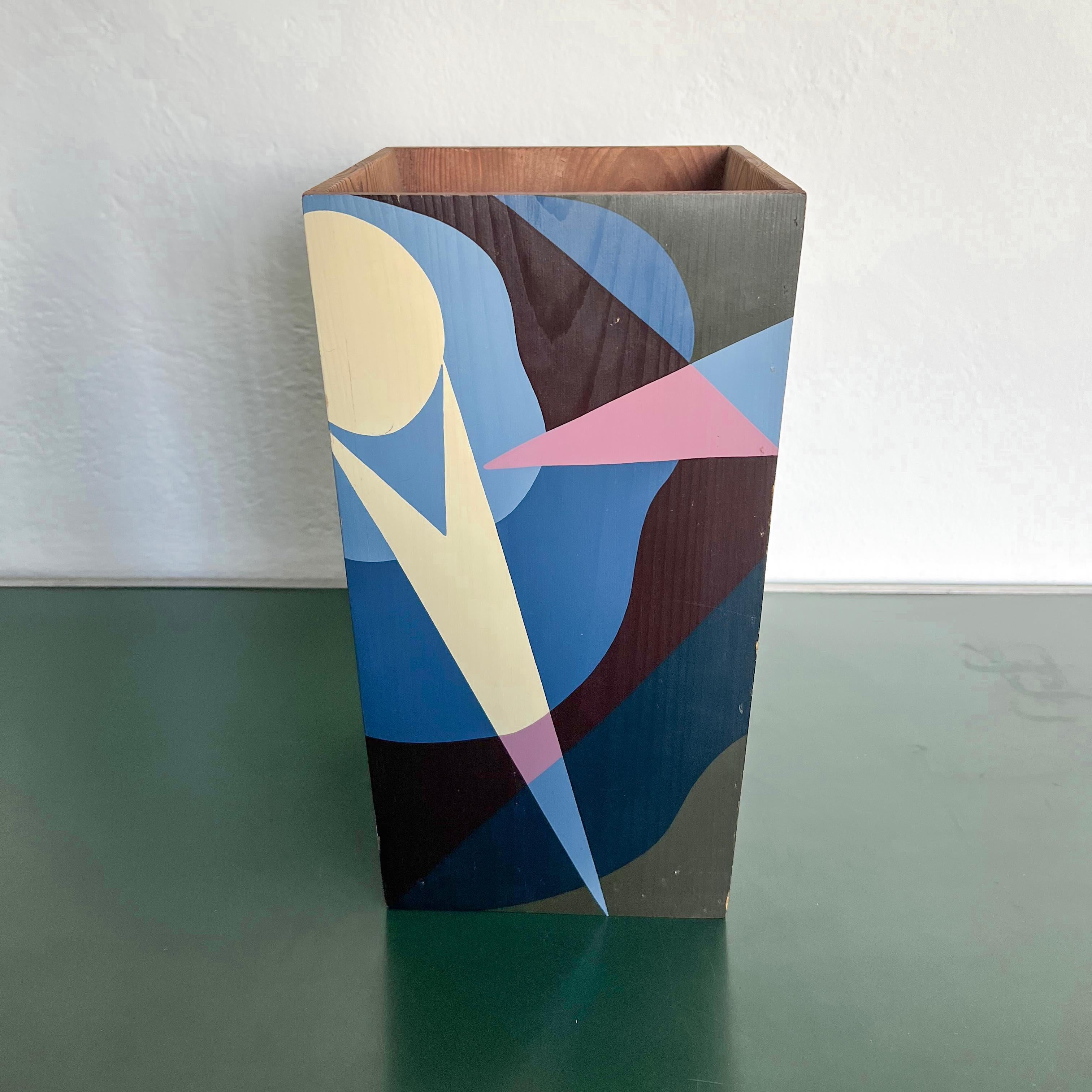 Dipinto a mano Giacomo Balla Vaso futurista italiano in legno Oggetto decorativo in vendita