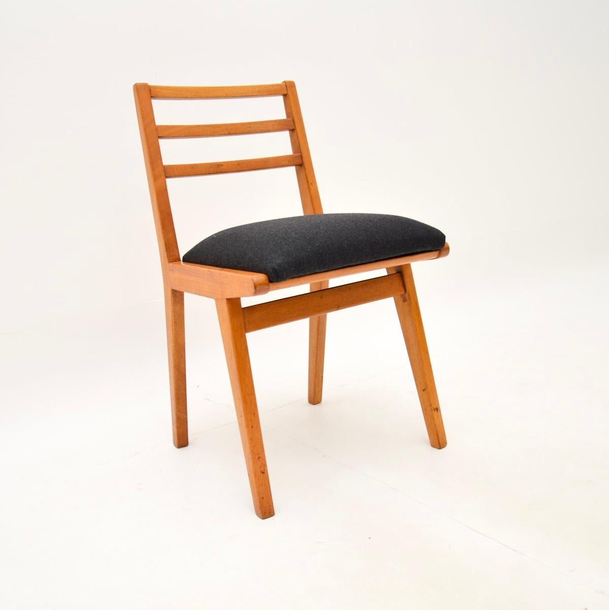 Table et chaises de salle à manger Redford de G-Plan d'époque en vente 3