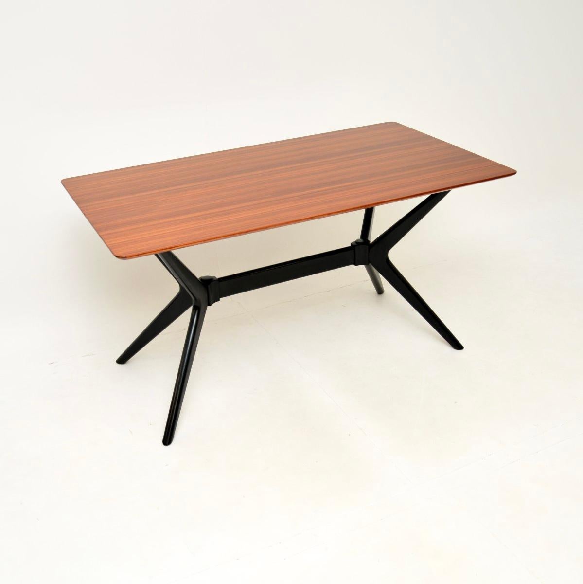 Ébénisé Table et chaises de salle à manger Redford de G-Plan d'époque en vente