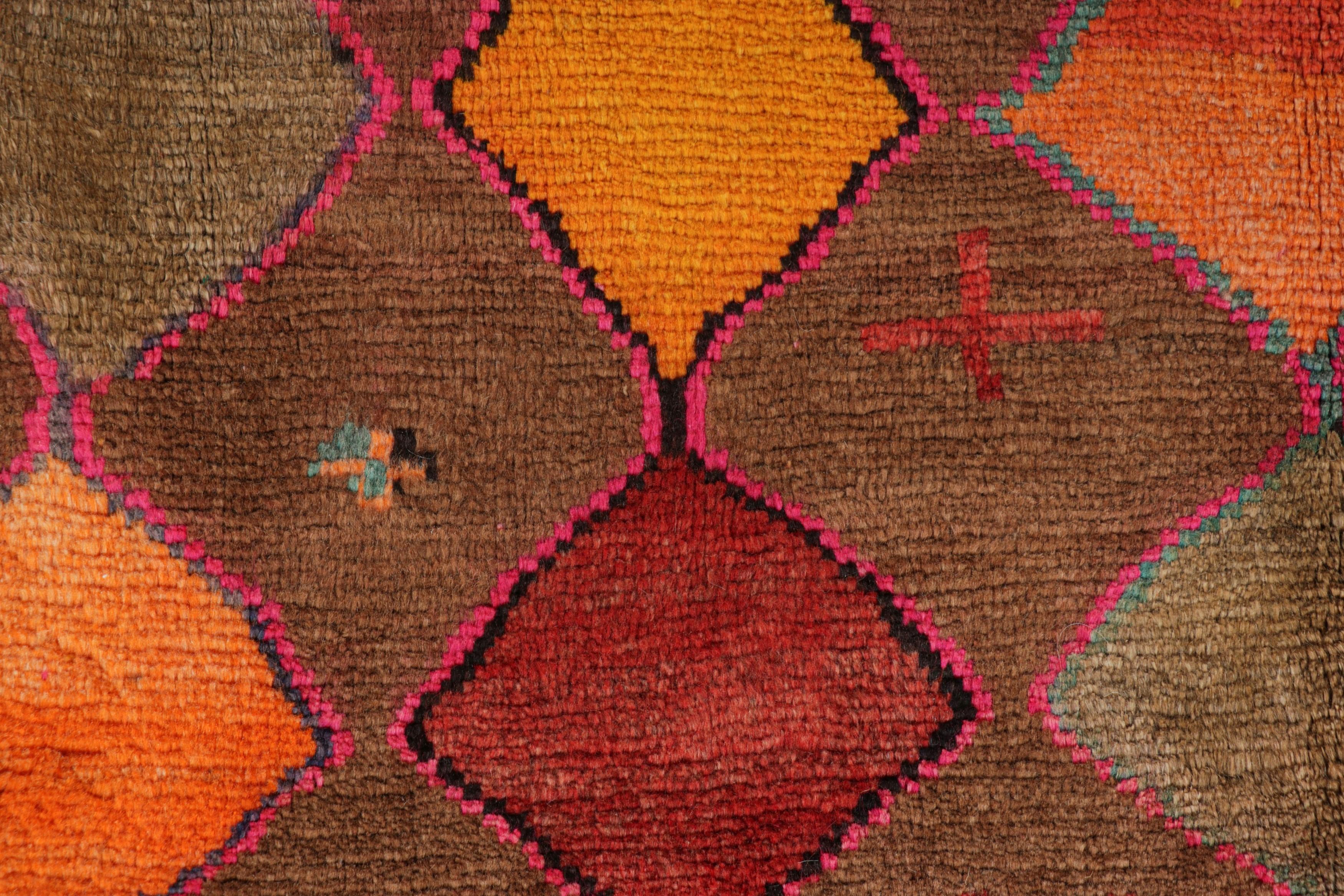 Tribal Vintage Gabbeh Persian, Beige-Brown and Red with Diamond Patterns - Rug & Kilim For Sale