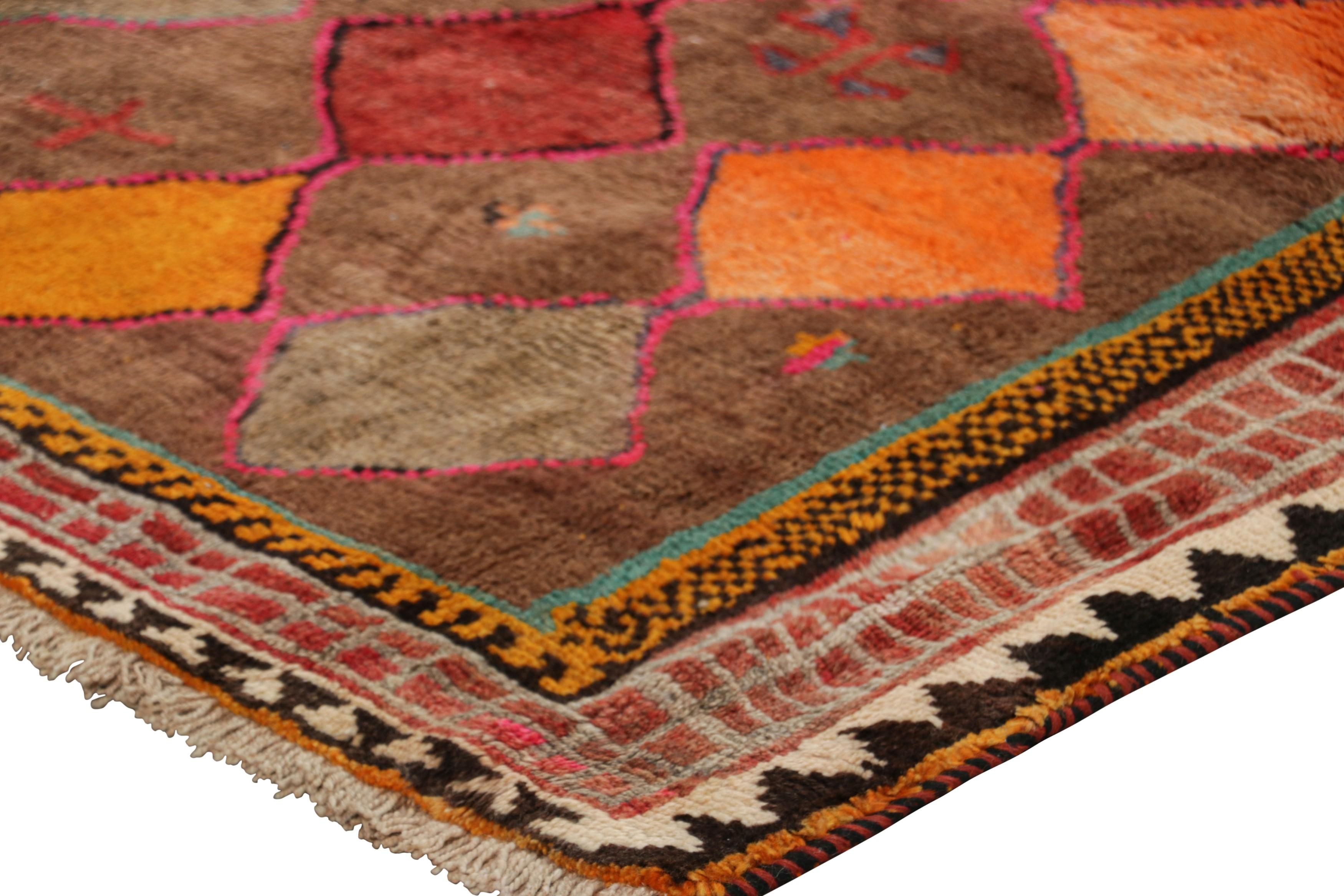 Mid-20th Century Vintage Gabbeh Persian, Beige-Brown and Red with Diamond Patterns - Rug & Kilim For Sale