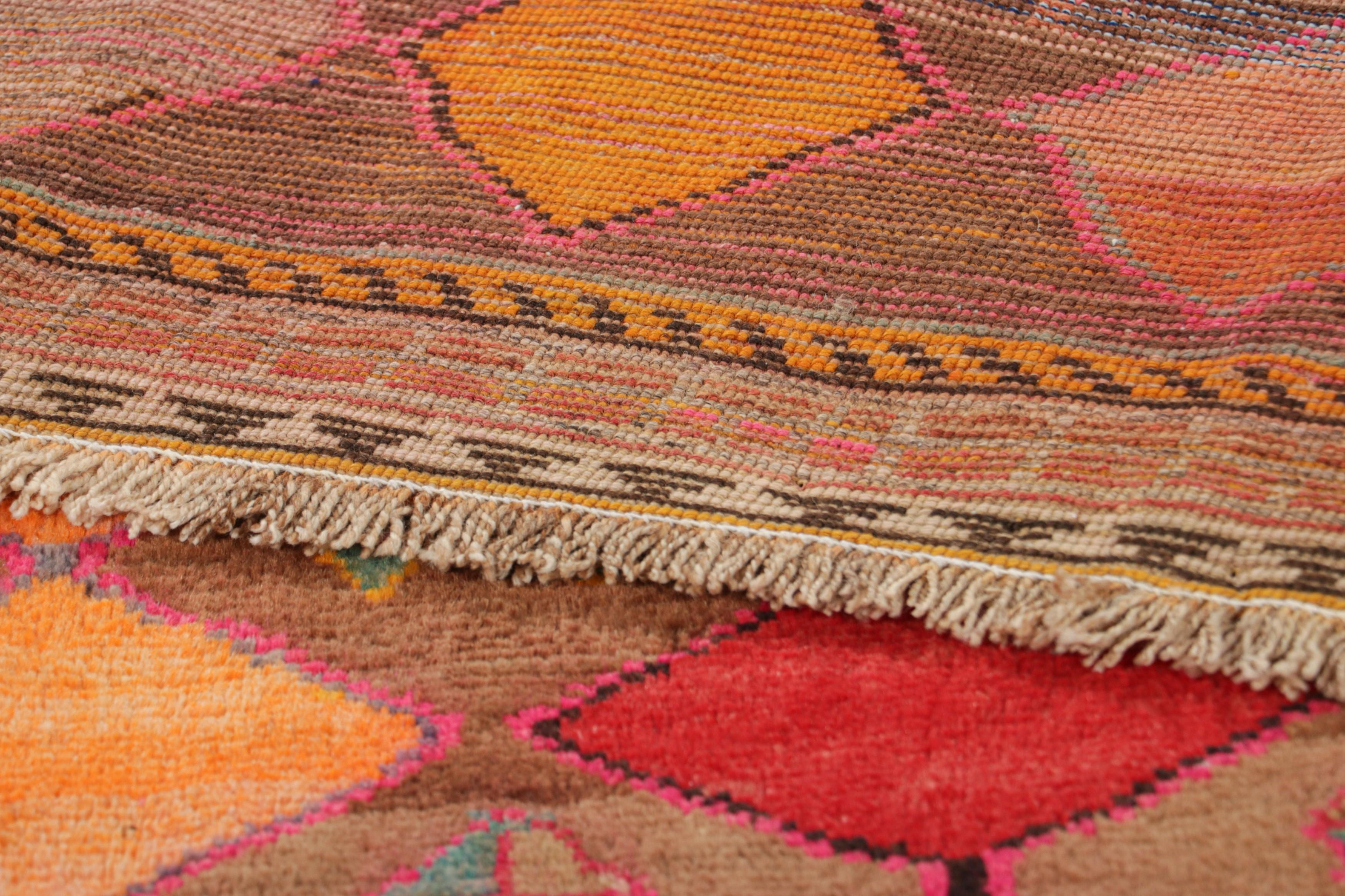 Wool Vintage Gabbeh Persian, Beige-Brown and Red with Diamond Patterns - Rug & Kilim For Sale