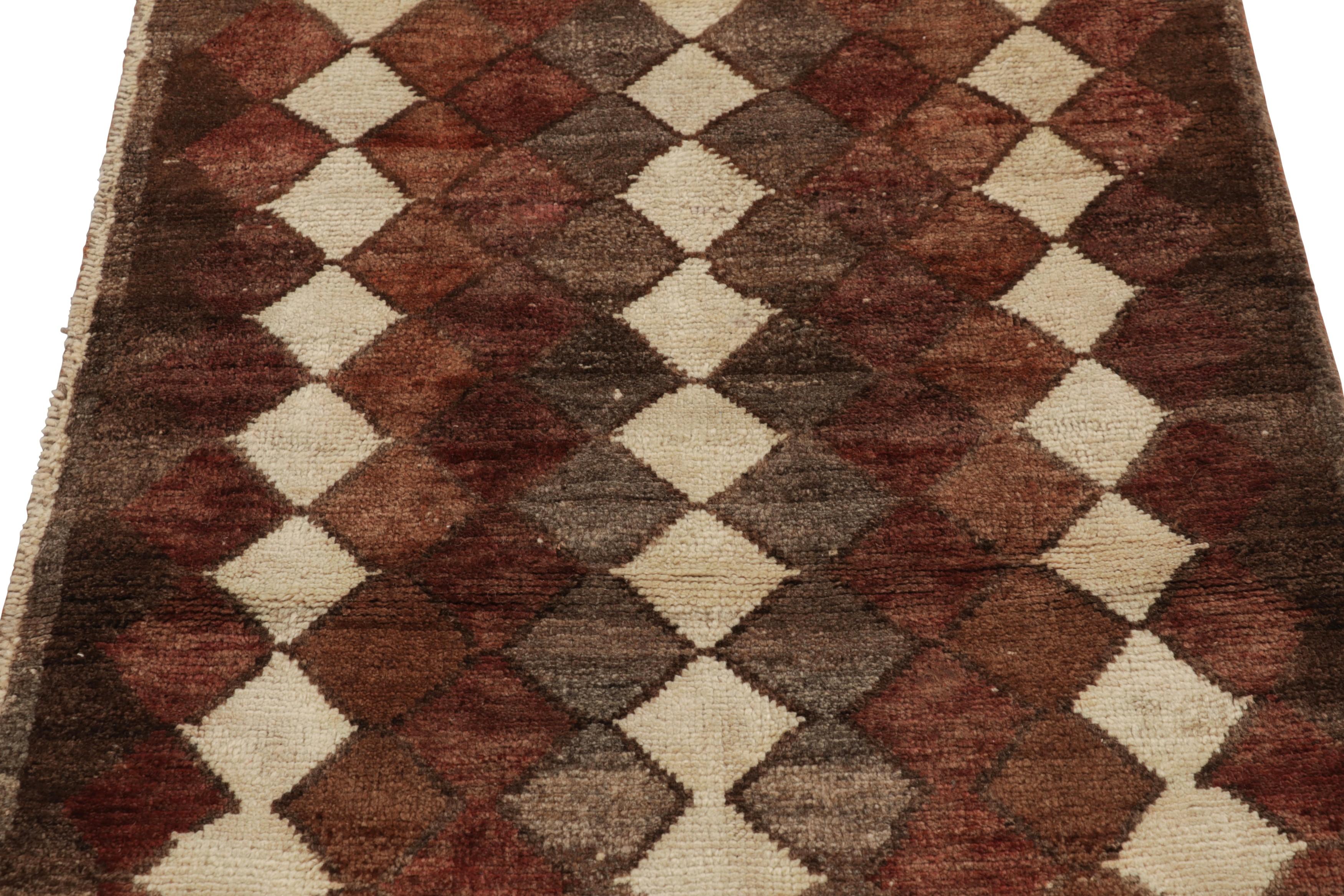 Perse Gabbeh persan vintage, marron et beige avec motifs de diamants - Rug & Kilim en vente